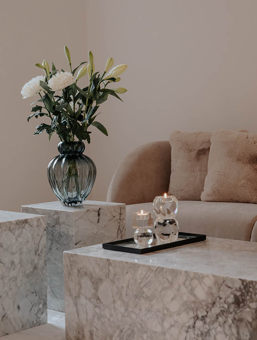 Indret stuen med stemning og stil