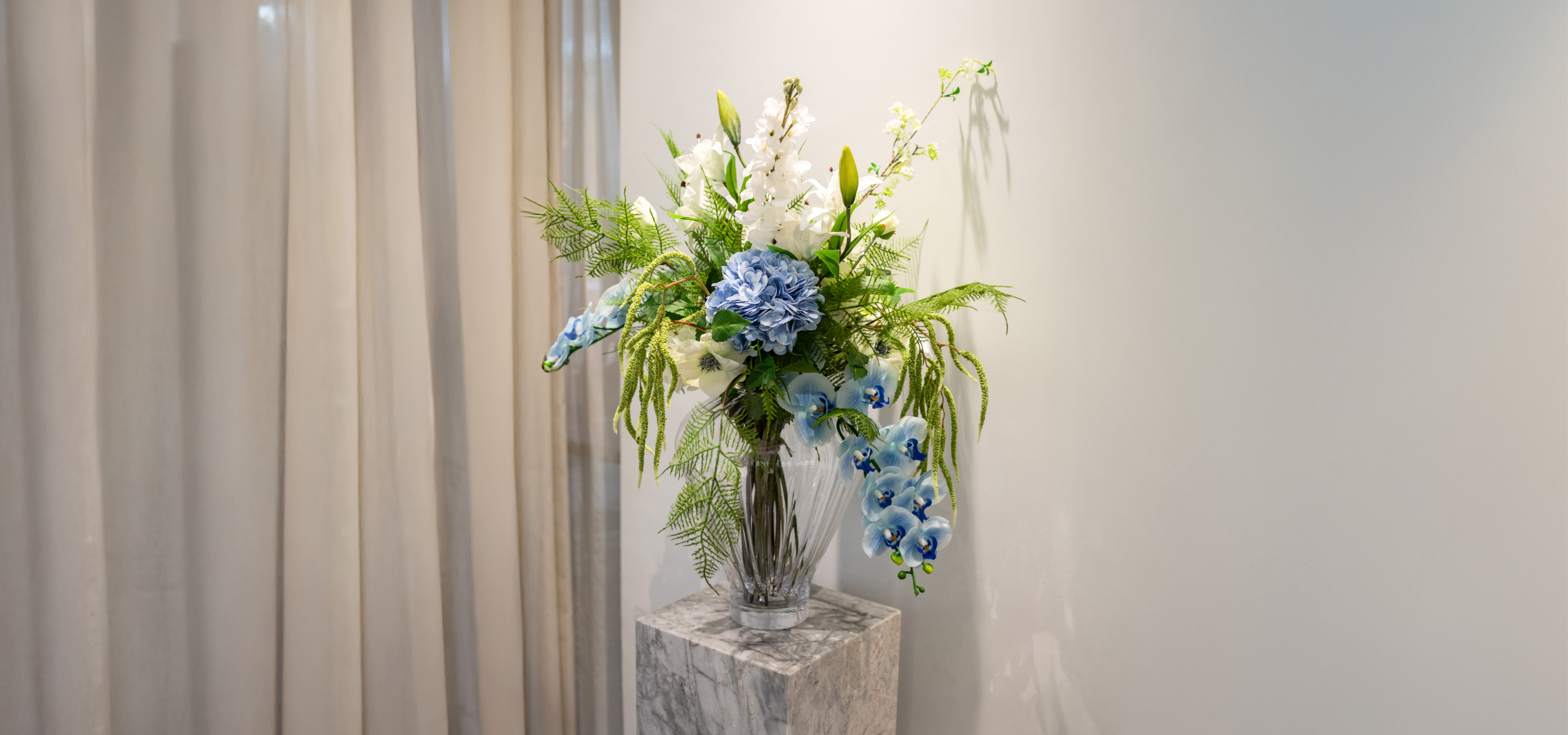 Blå kunstige blomster