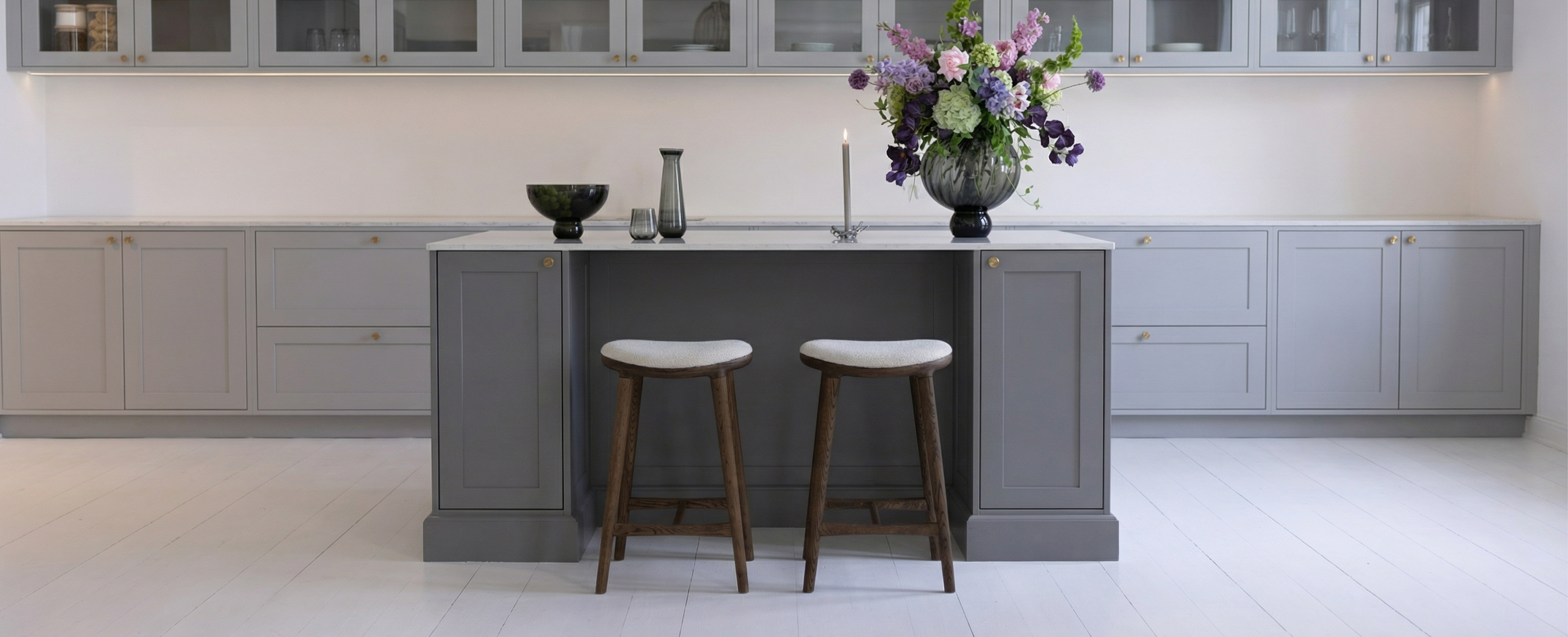 Specktrums udvalg af barstole i egetræ