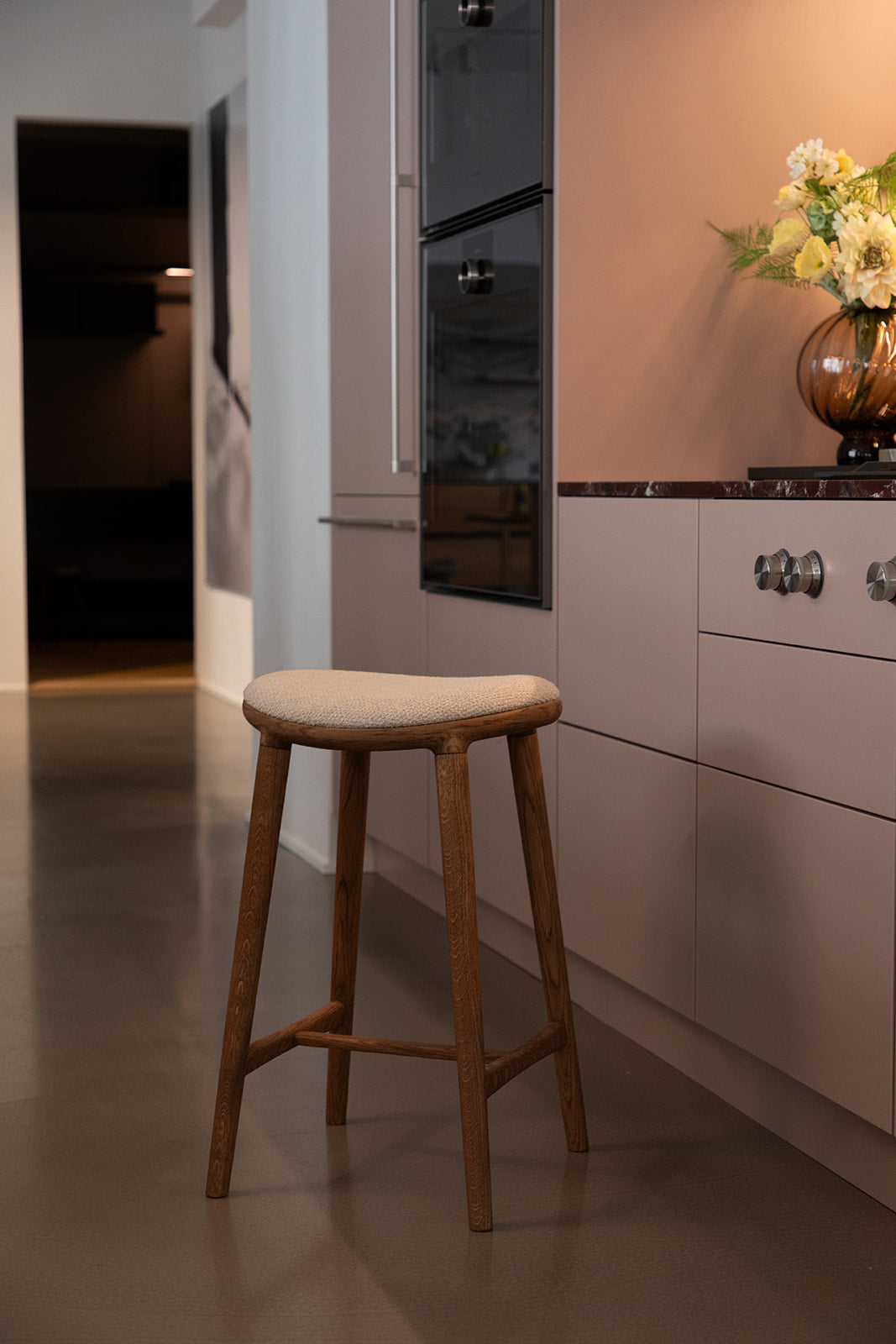 Nohr Barstol - Brunolieret Eg | Hvid Bouclé