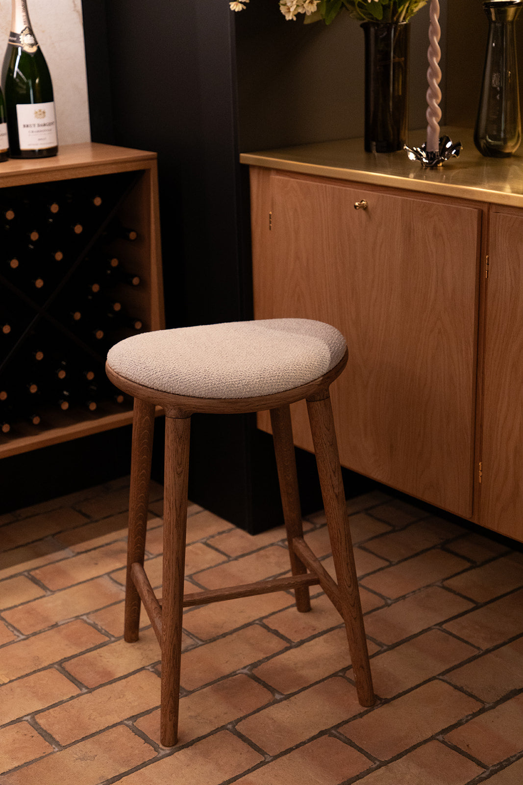 Nohr Barstol - Brunolieret Eg | Hvid Bouclé