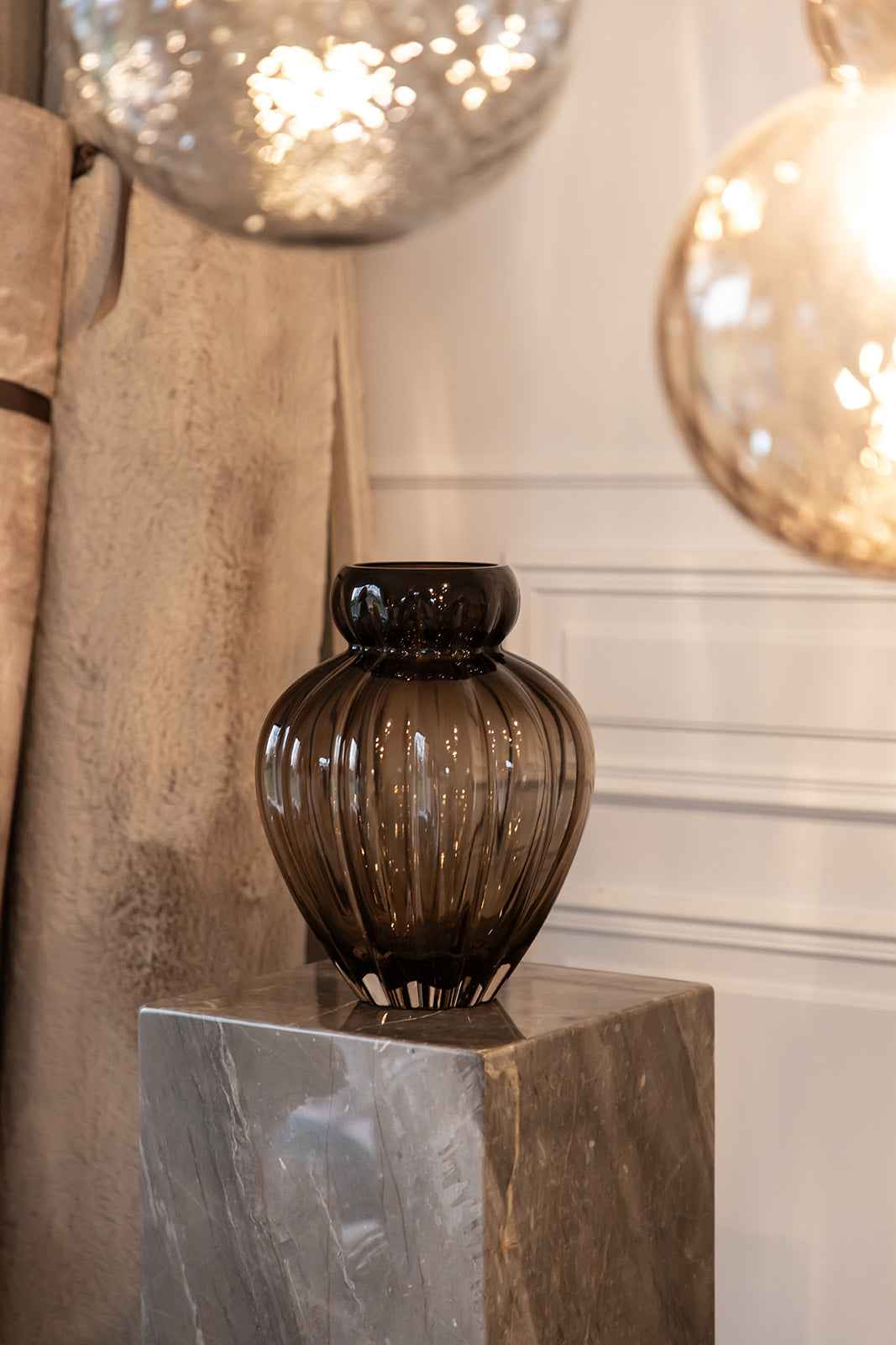 Audrey Vase - Smokey brown | Stor