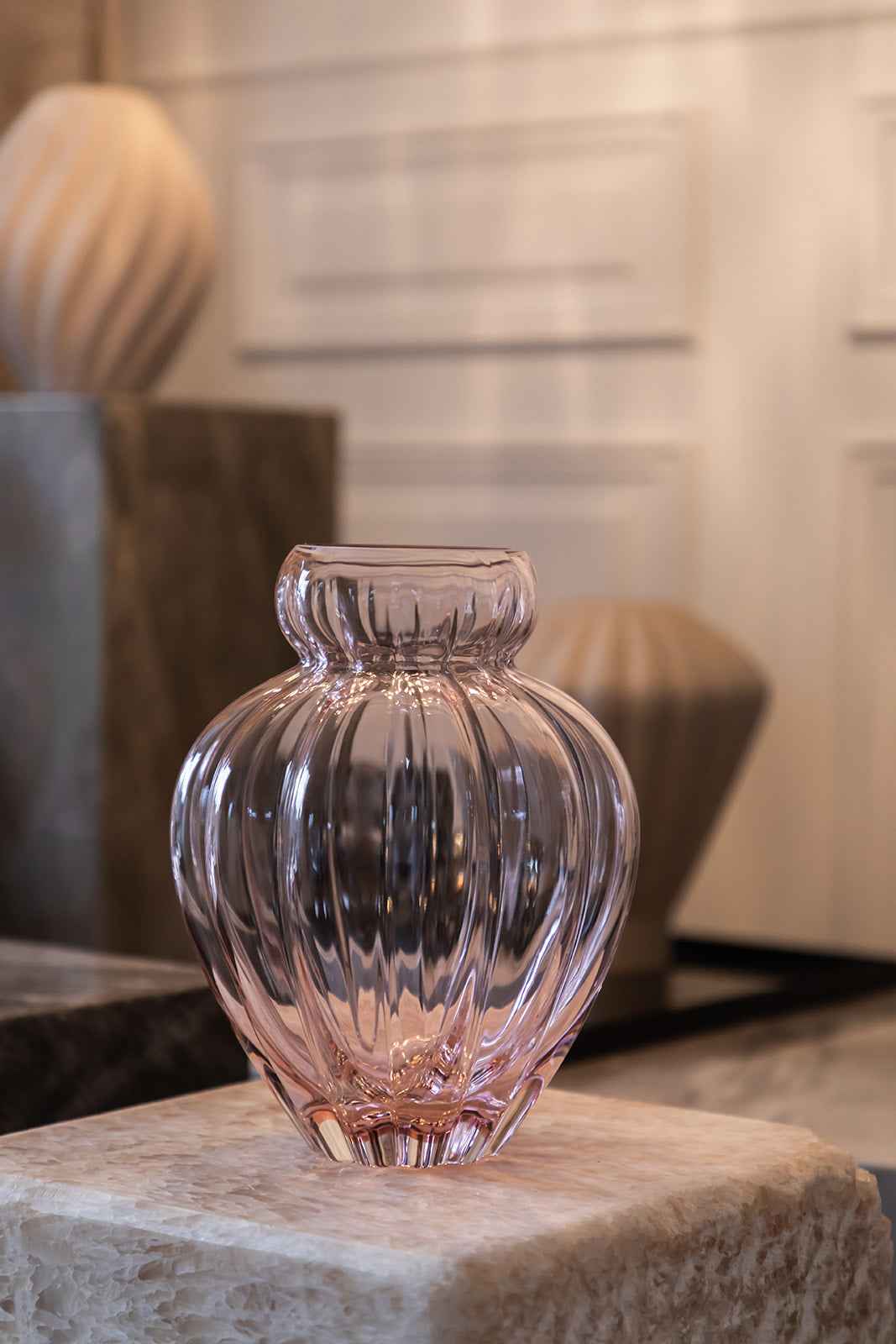 Audrey Vase - Lyserød | Mellem