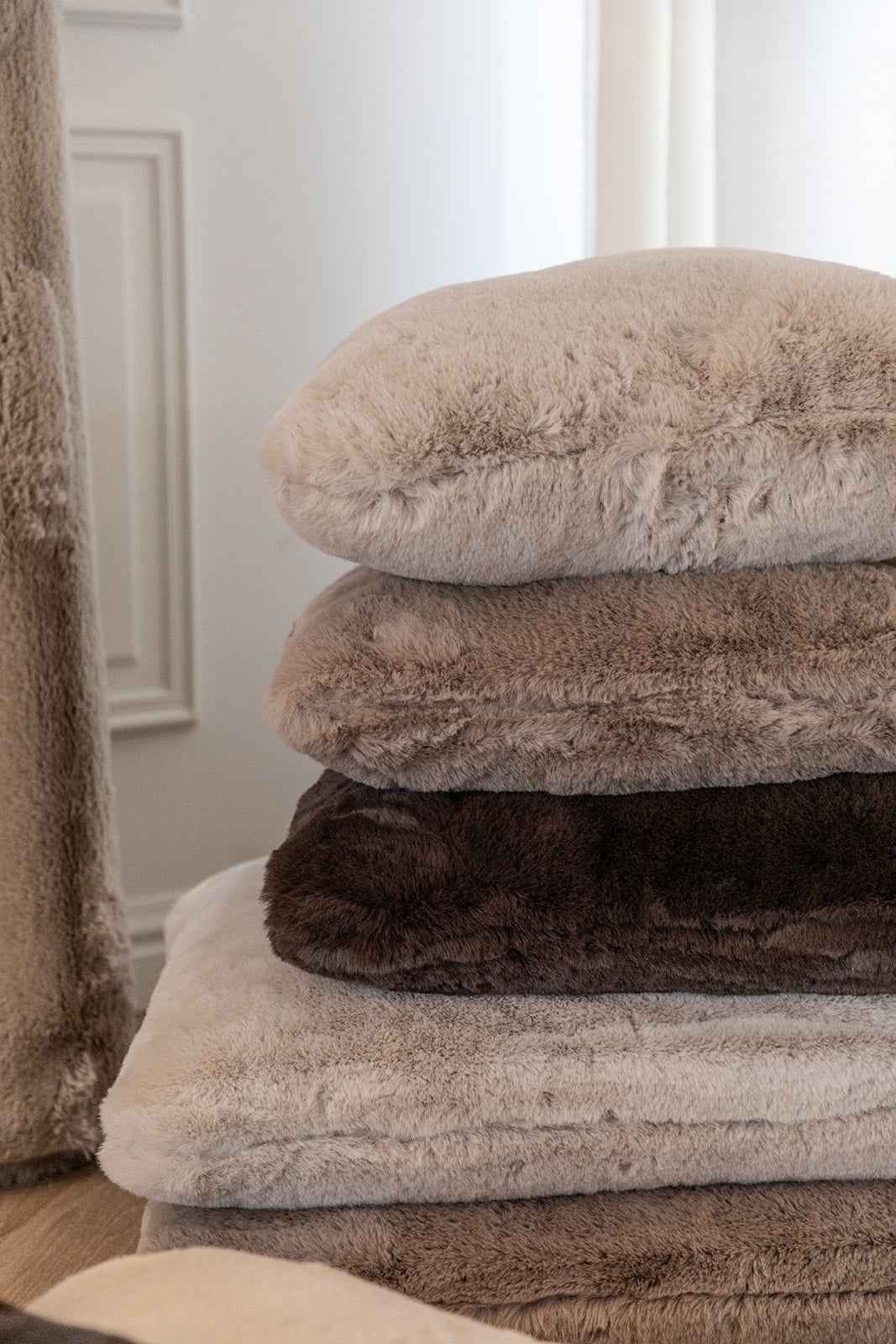 Adalyn Pude - Toffee | 45*45