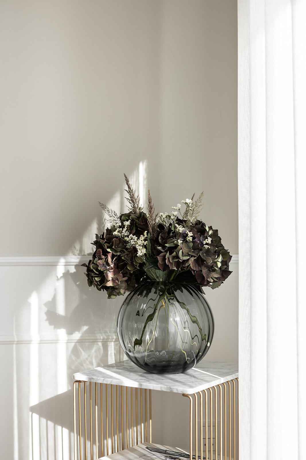 Sadie Line Vase - Grå | Mellem