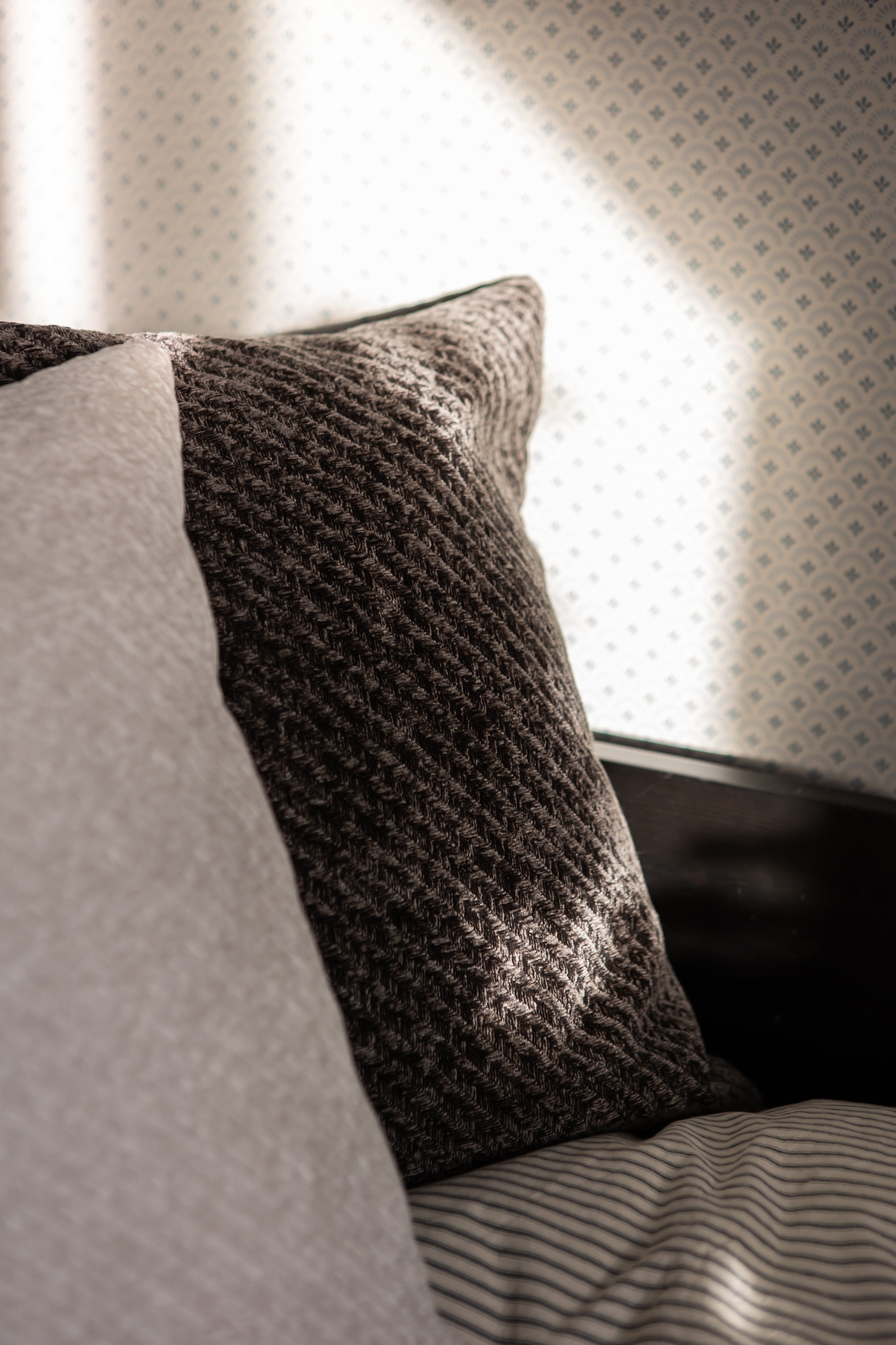 Detaljebillede er herringbone mønsteret på Herringbone puden fra Specktrum.