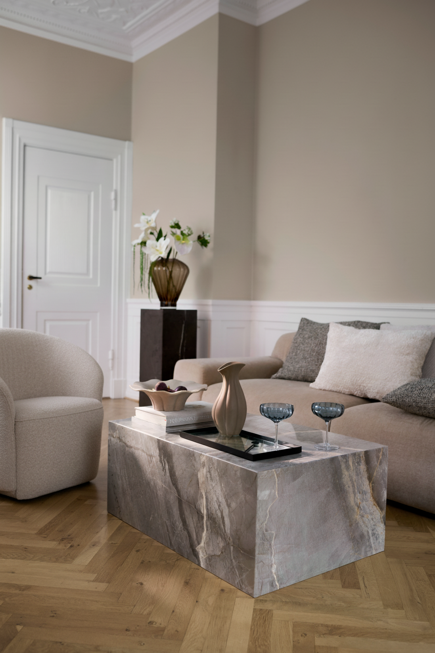 Horizon sofabordet stylet med andre produkter fra Specktrum.