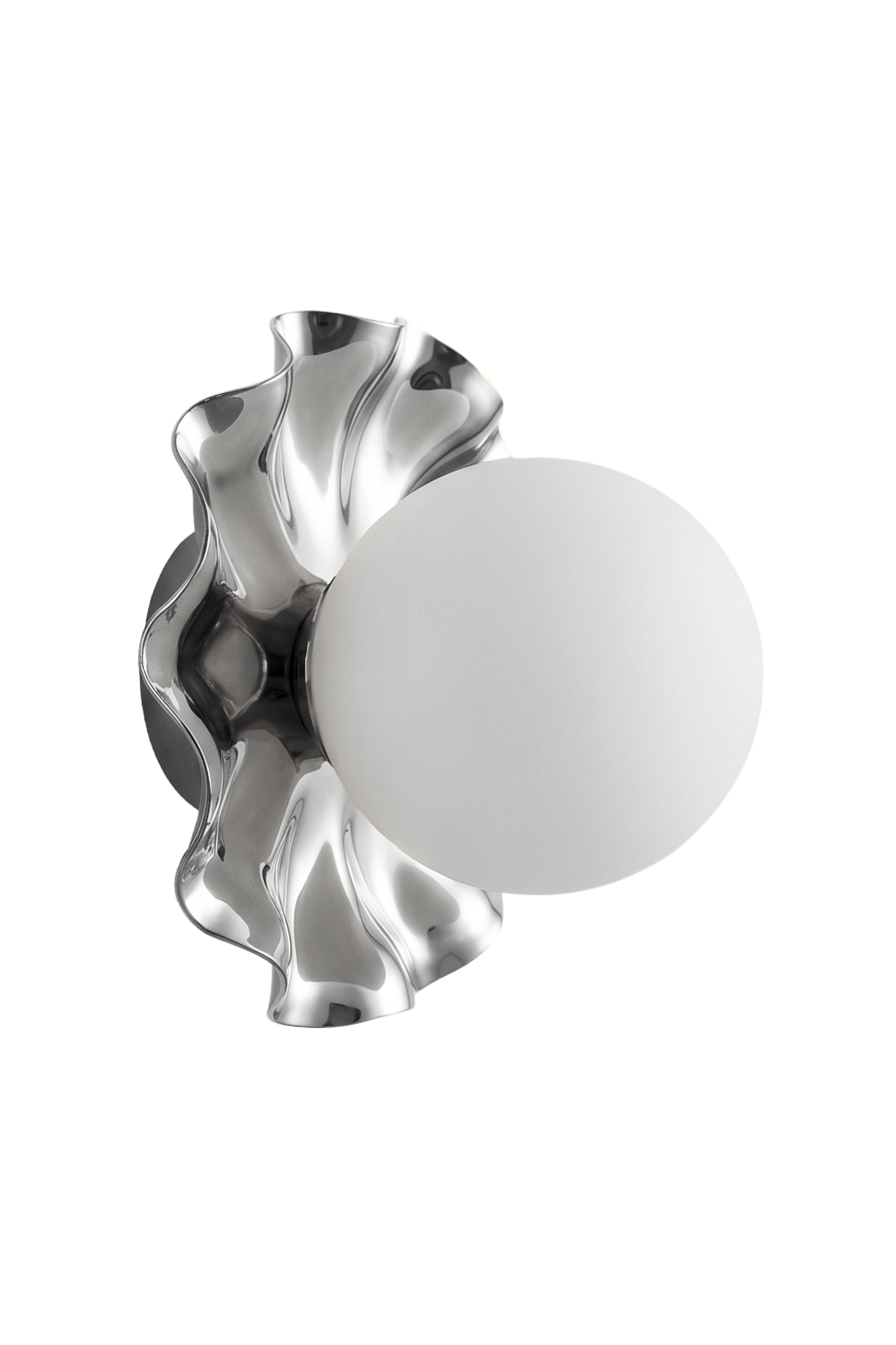 Lea Lampe i chrome med opalglas fra Specktrum. Lampen kan bruges som lofts- og væglampe.