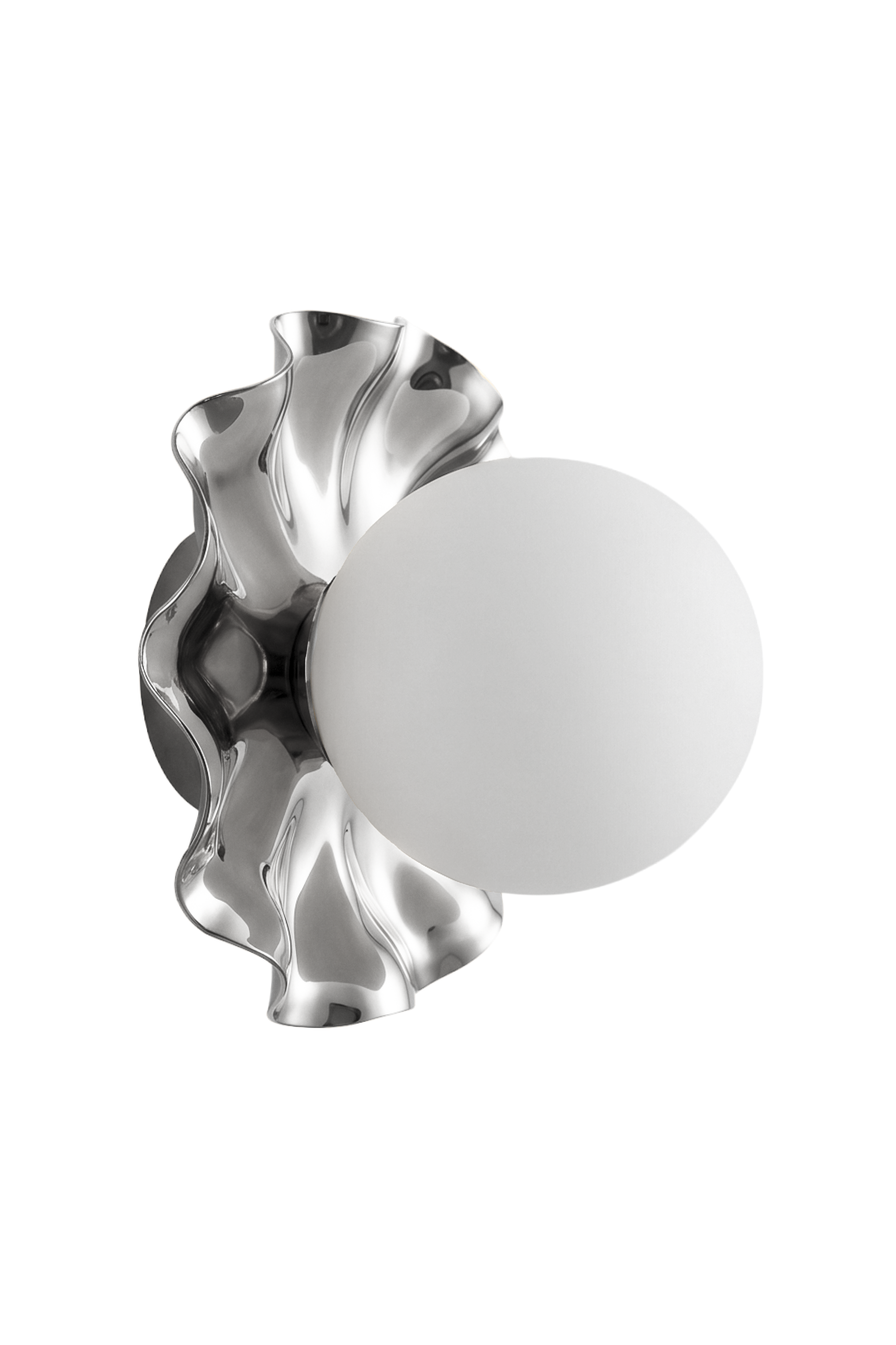 Lea Lampe i chrome med opalglas fra Specktrum. Lampen kan bruges som lofts- og væglampe.
