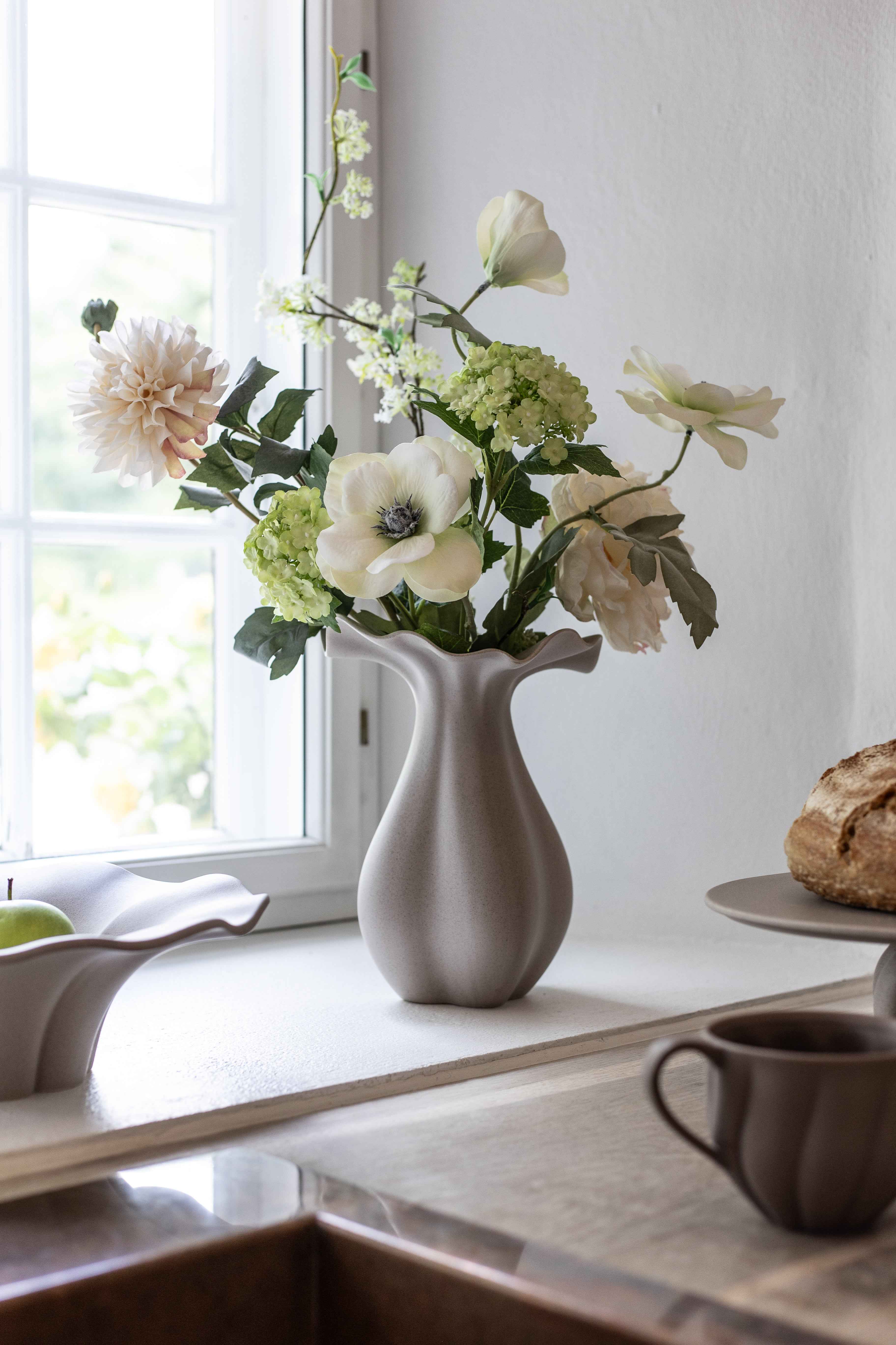 Nellie Vase - Sand | Stor