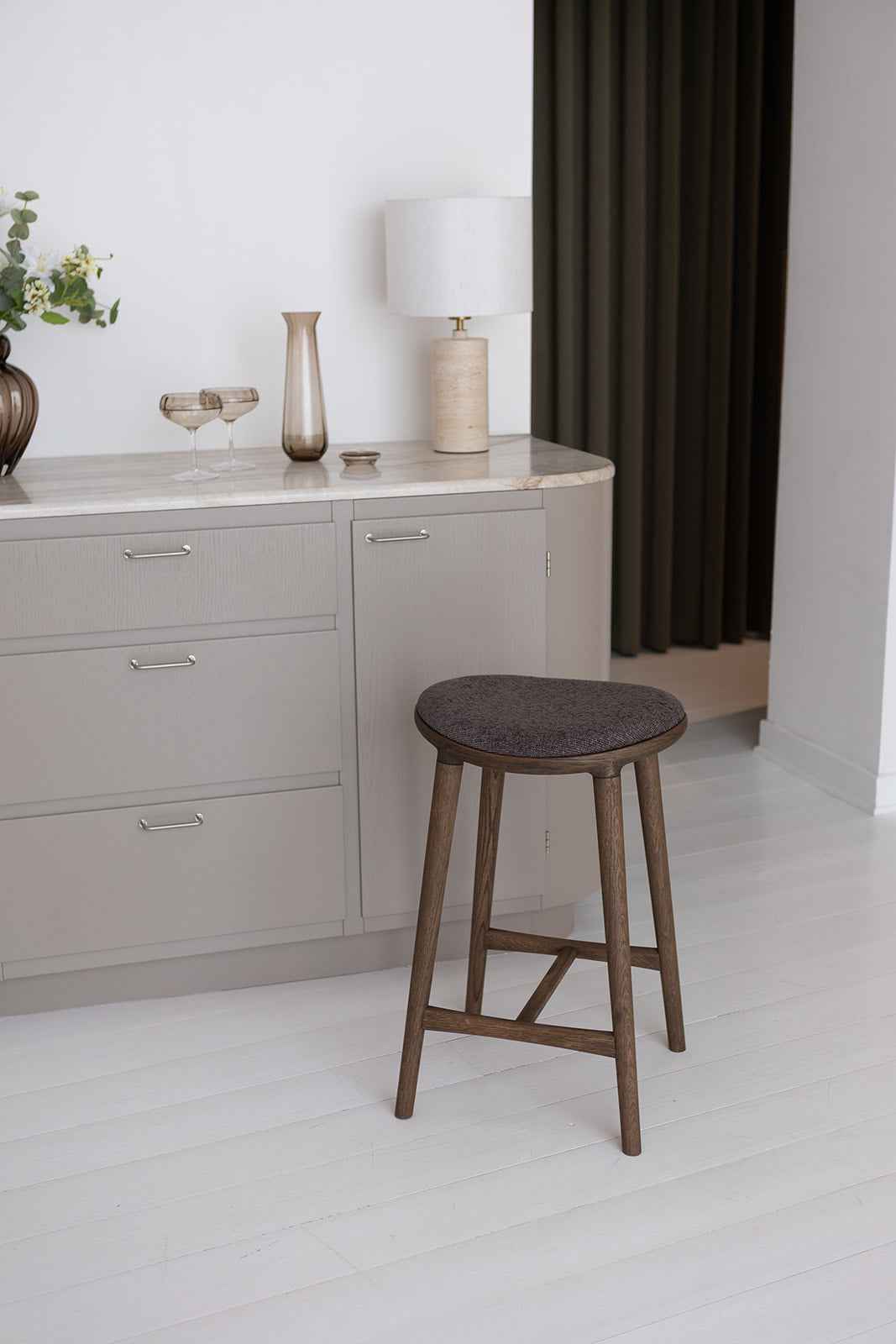 Nohr Barstol - Mørkolieret Eg | Mørkebrun