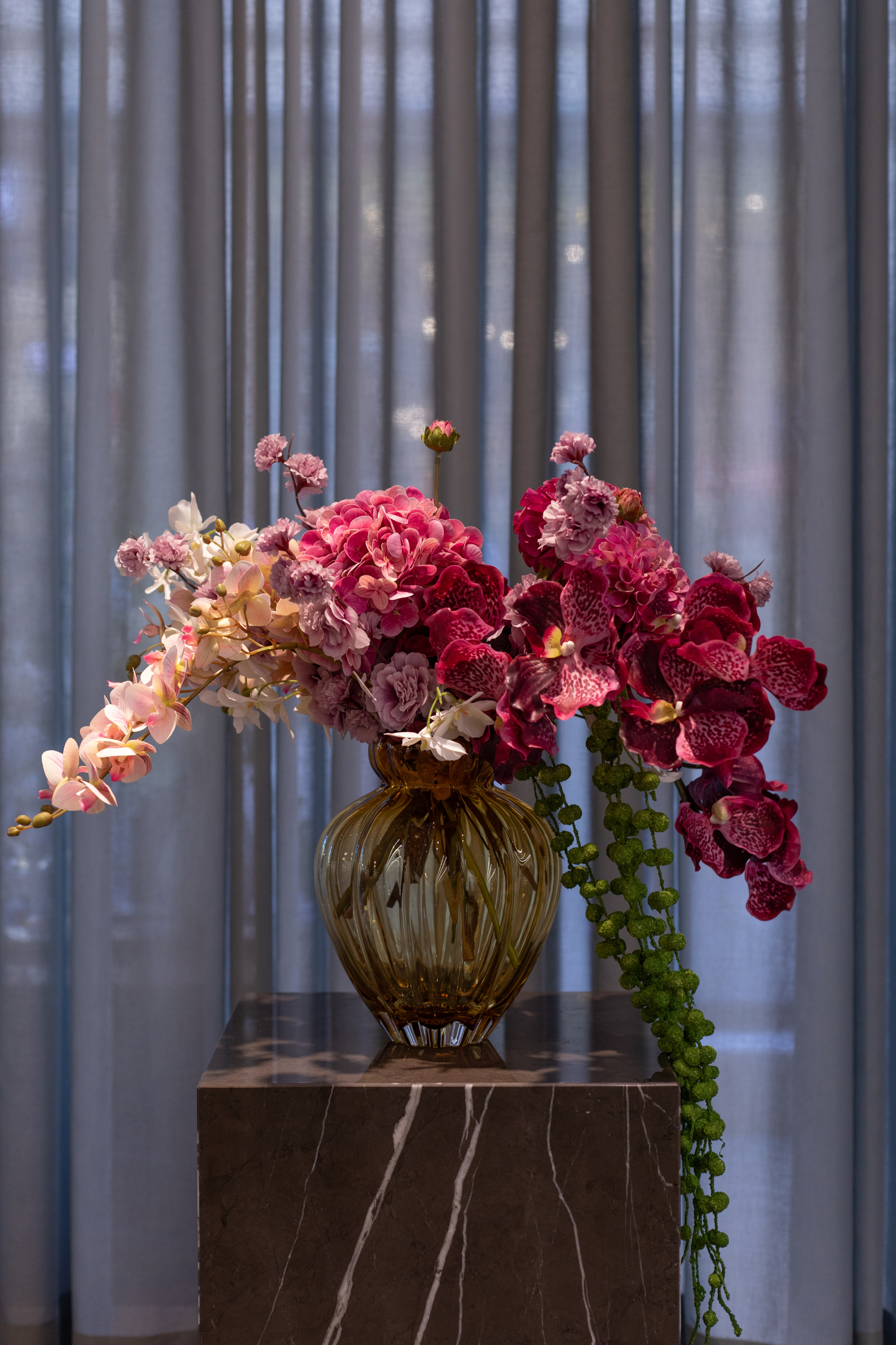 Orkidé Kunstig Blomst - Plum | 7 hoveder