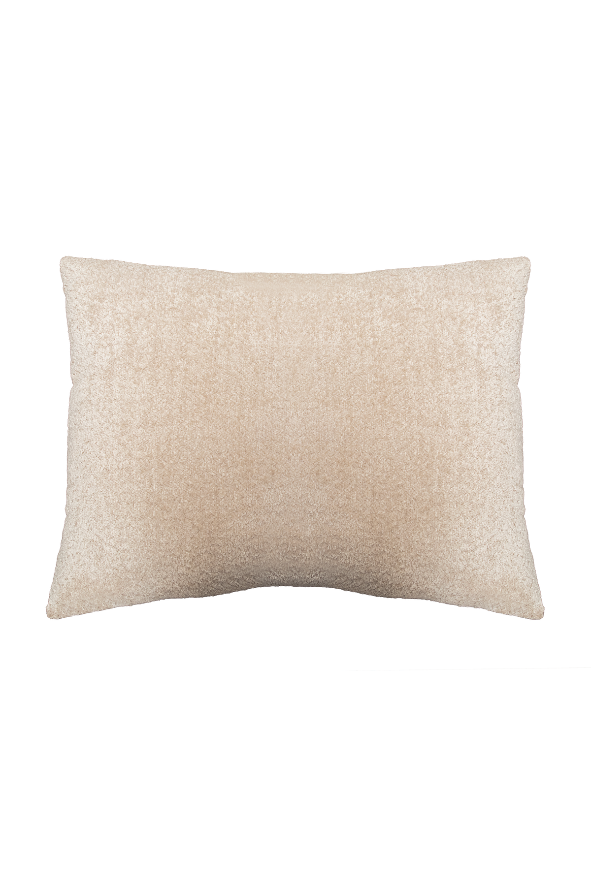 Blød rektangulær pude i lys beige tekstil med let struktureret overflade i målene 60*80 cm.