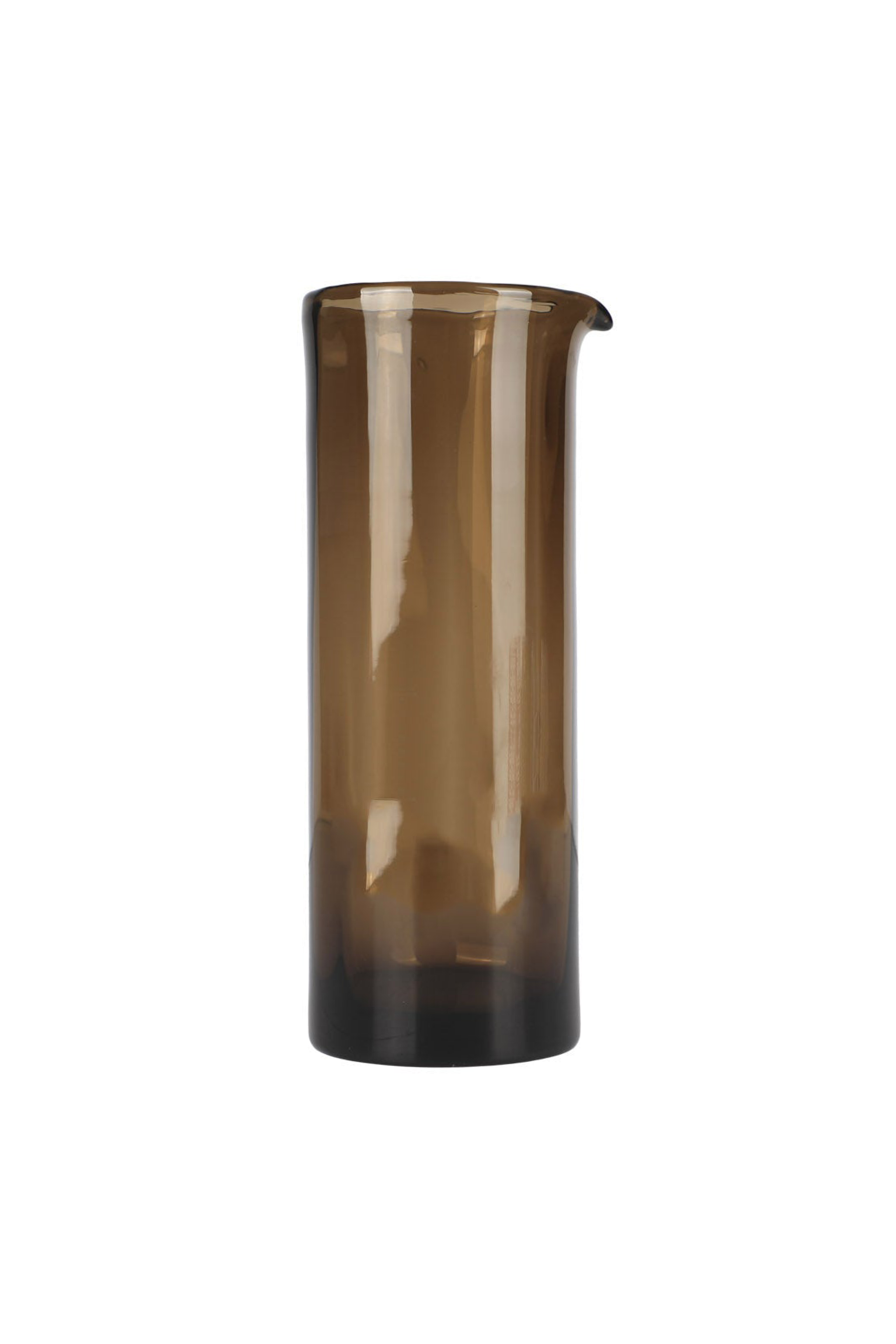 Høj, cylindrisk kande i røgfarvet glas med lille hældetud og glat overflade.
