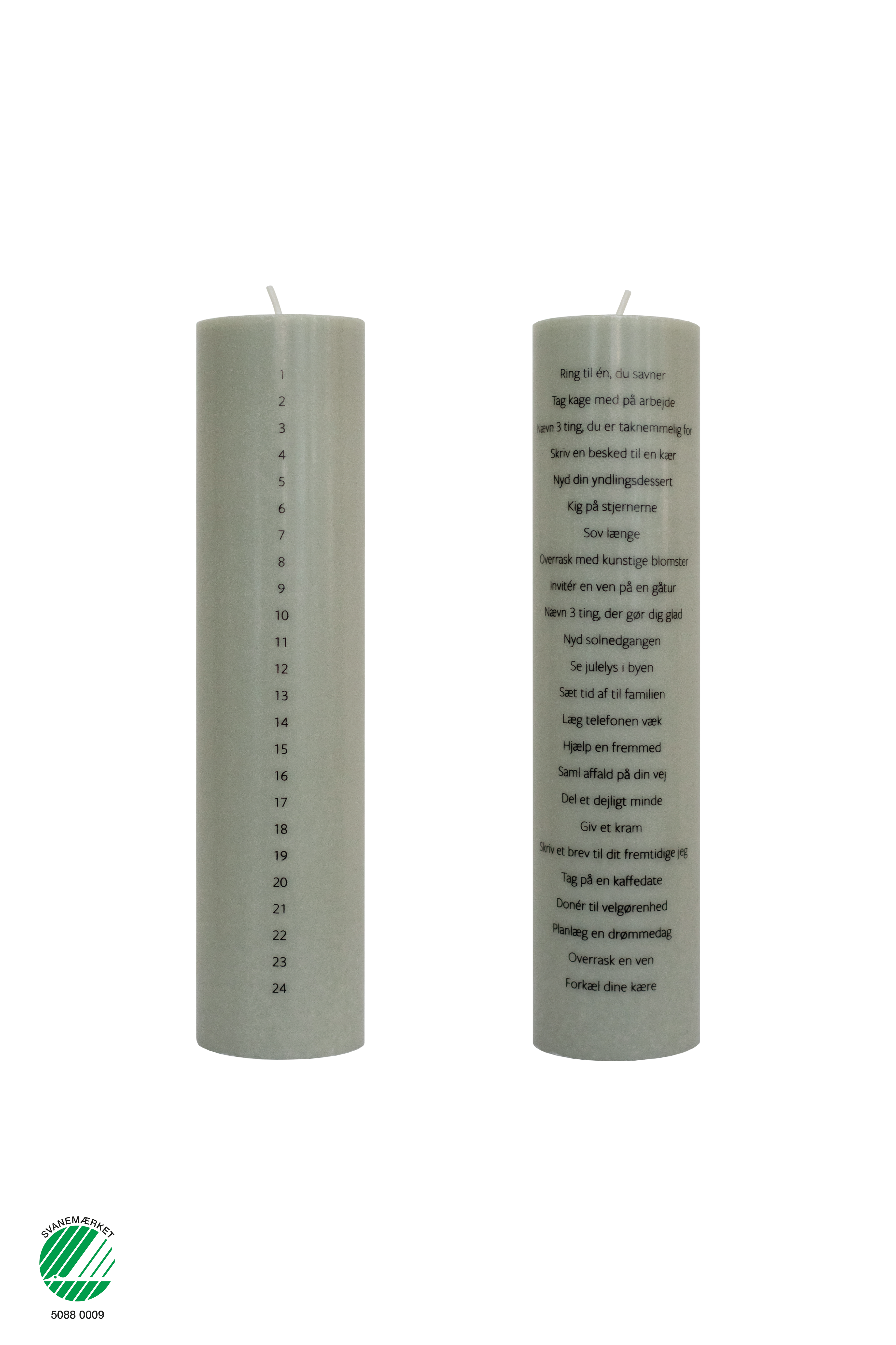 Svanemærket kalenderlys fra Specktrum i farven sage med 24 øjeblikke af selvforkælelse på hvid baggrund.