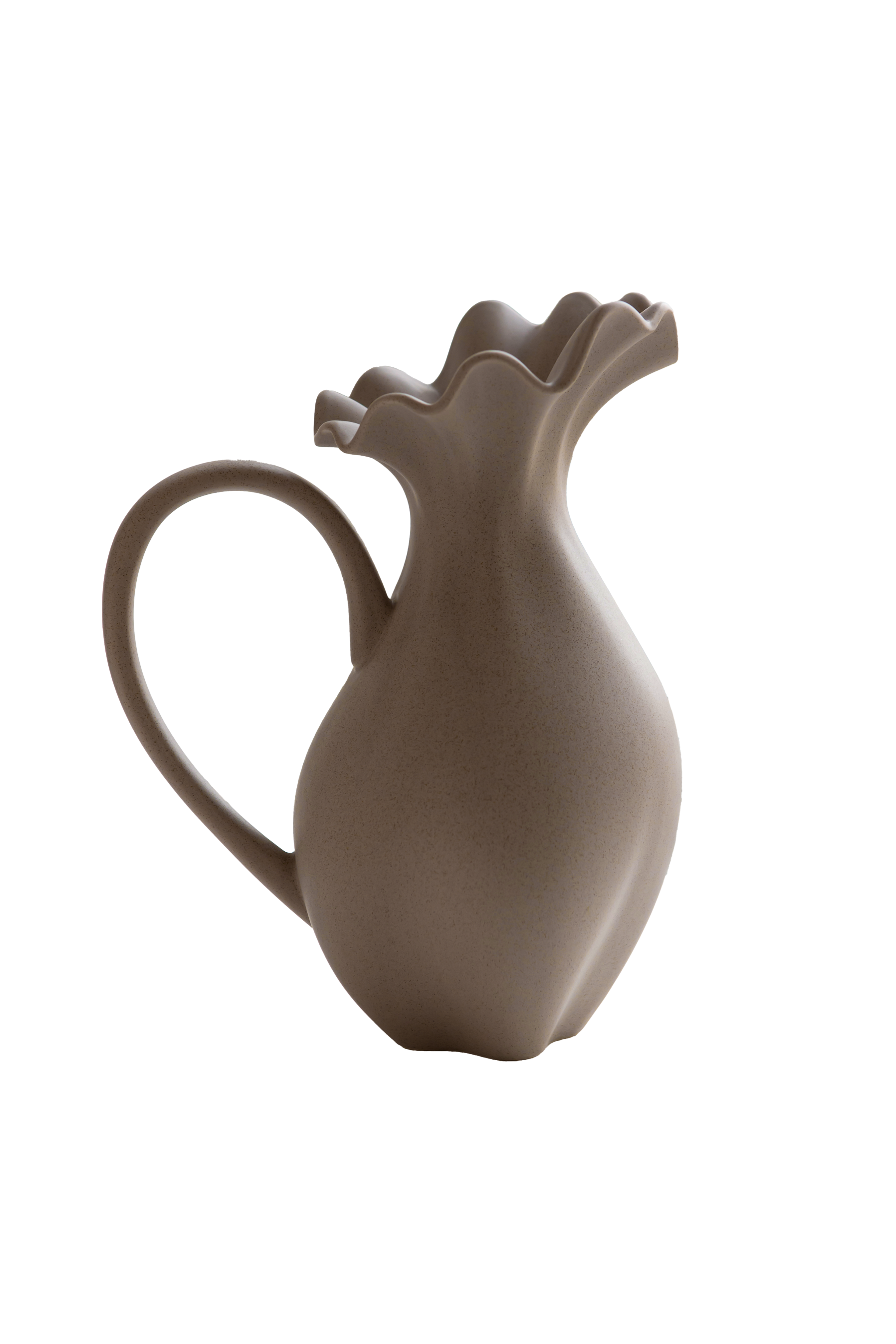 keramik kande med hank i brun farve
