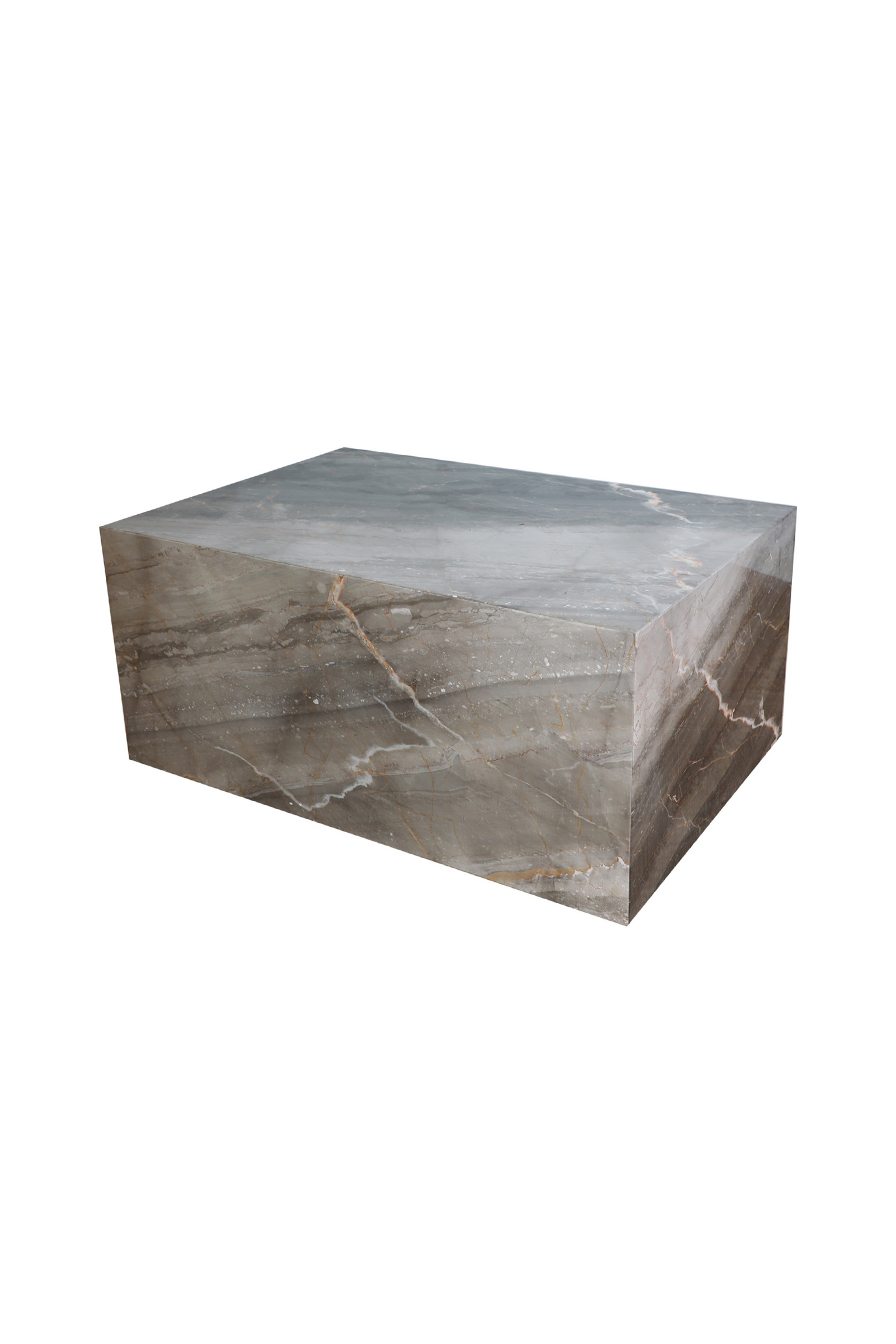 Rektangulært sofabord i grå marmor med tydelige hvide og brune årer, fotograferet mod en hvid baggrund.