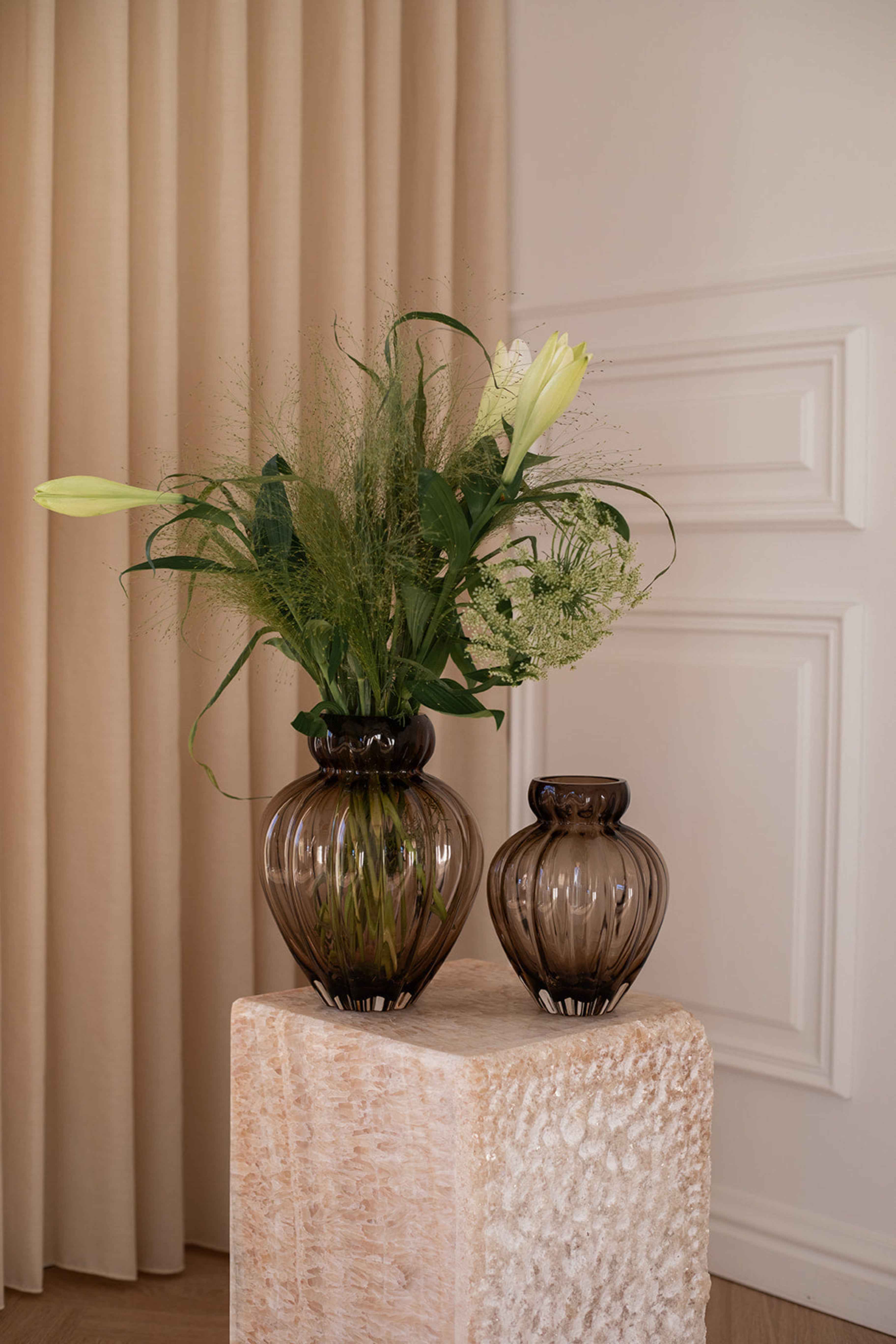 Audrey Vase - Smokey brown | Mellem