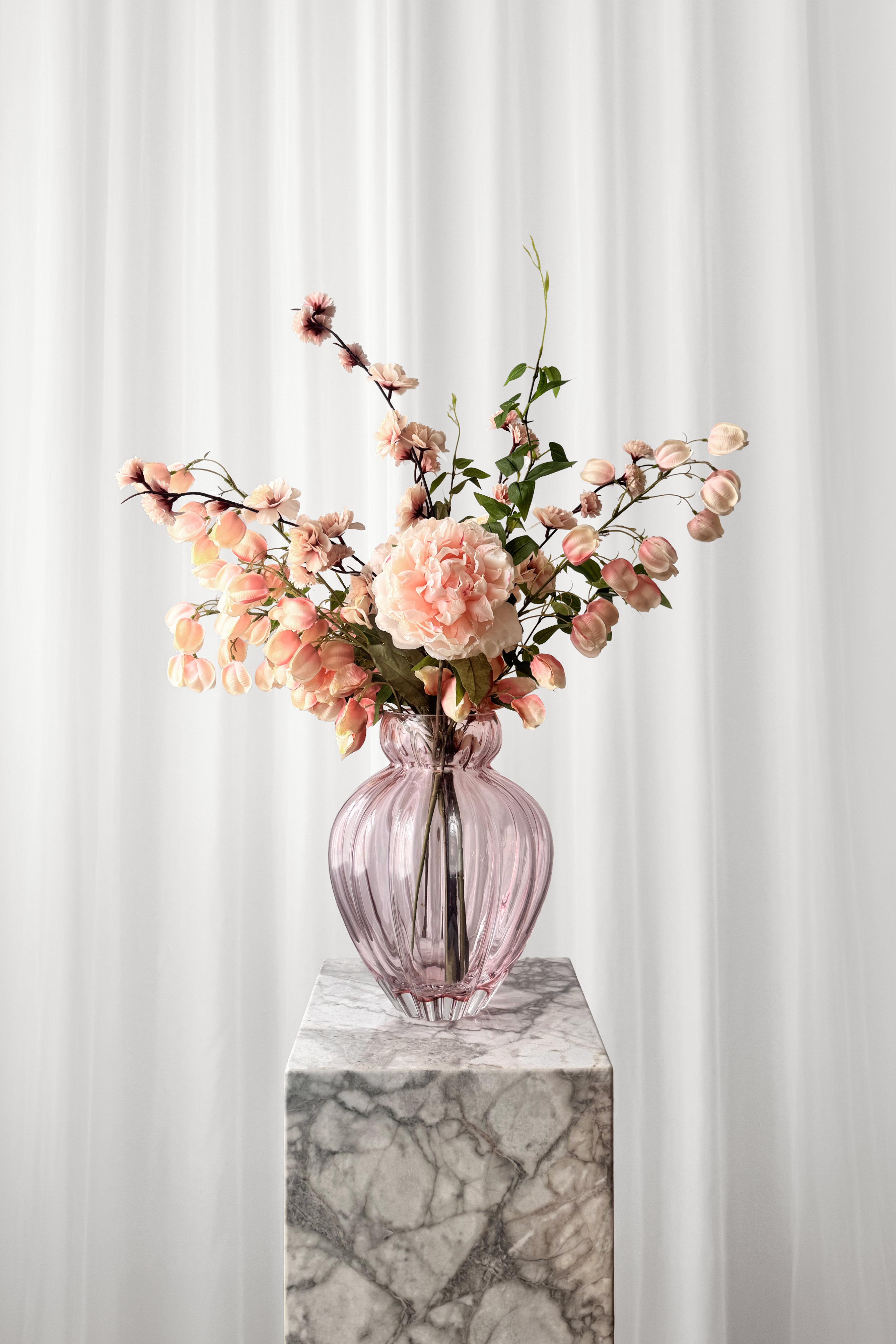 Sommerlig buket i lyserøde nuancer af kunstige blomster fra Specktrum.