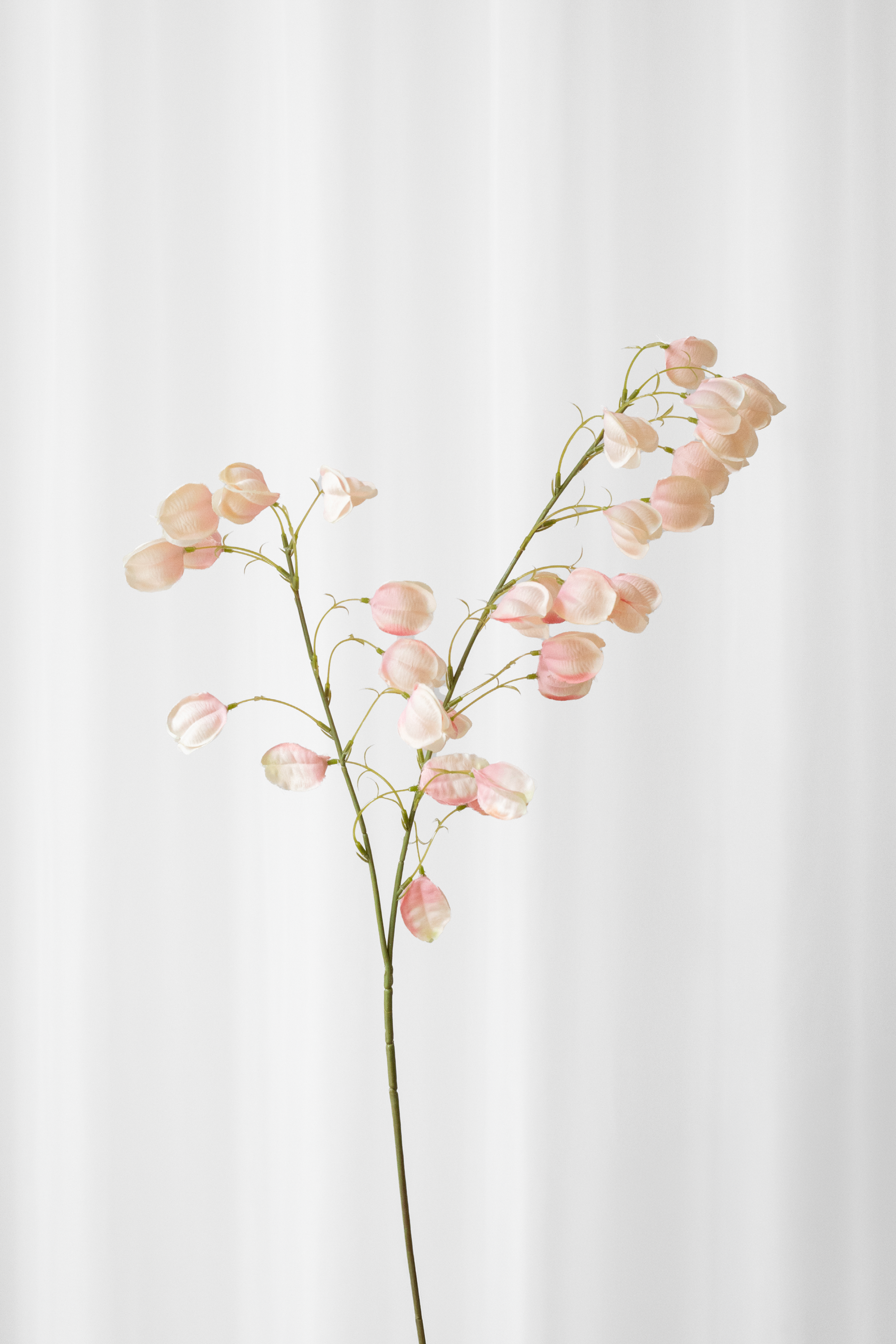 Japansk lygteblomst i rosa fra Specktrum. Blomsten er kunstig men føles ægte og naturtro i detaljerne.