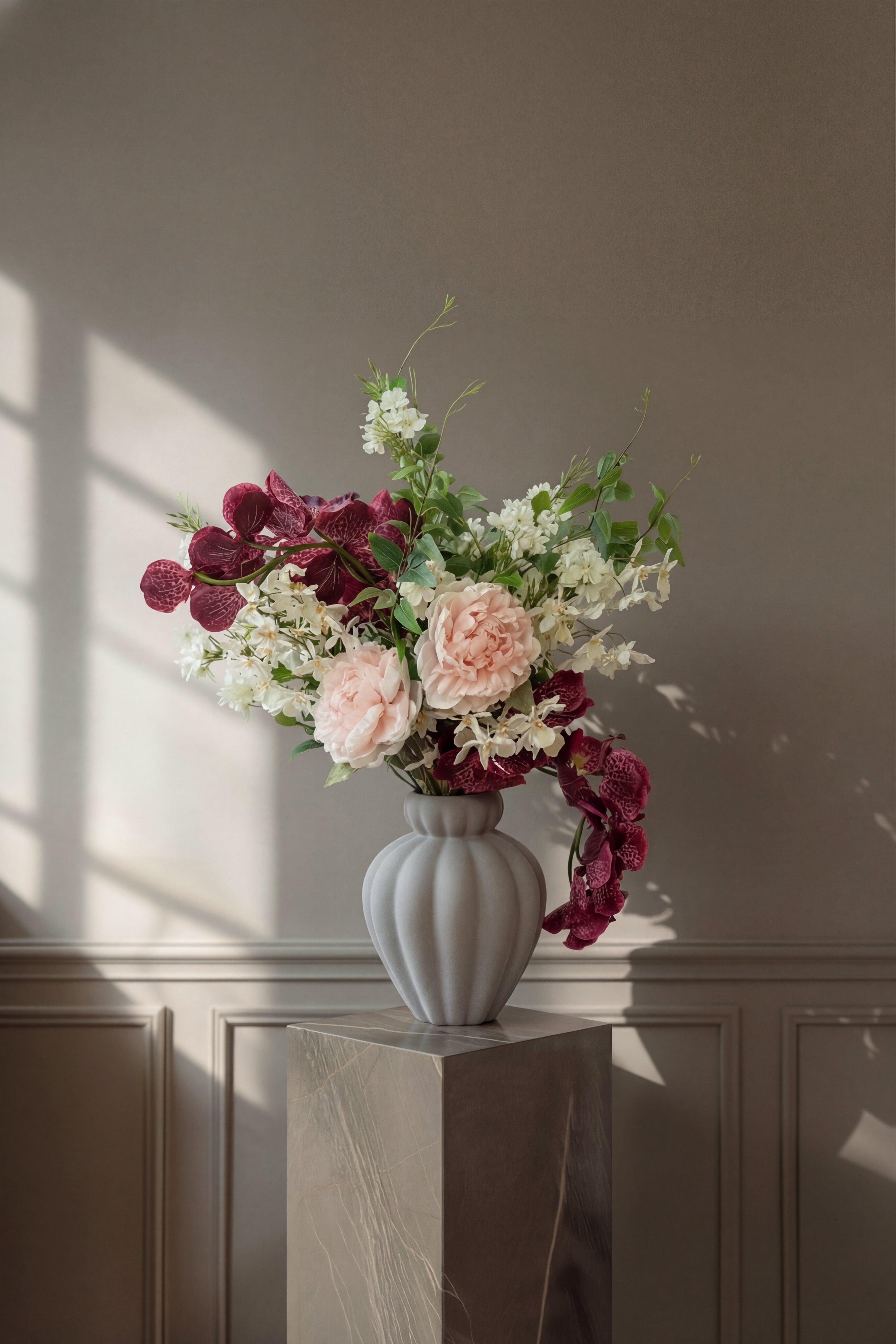 Smuk buket i lyserøde og hvide nuancer.