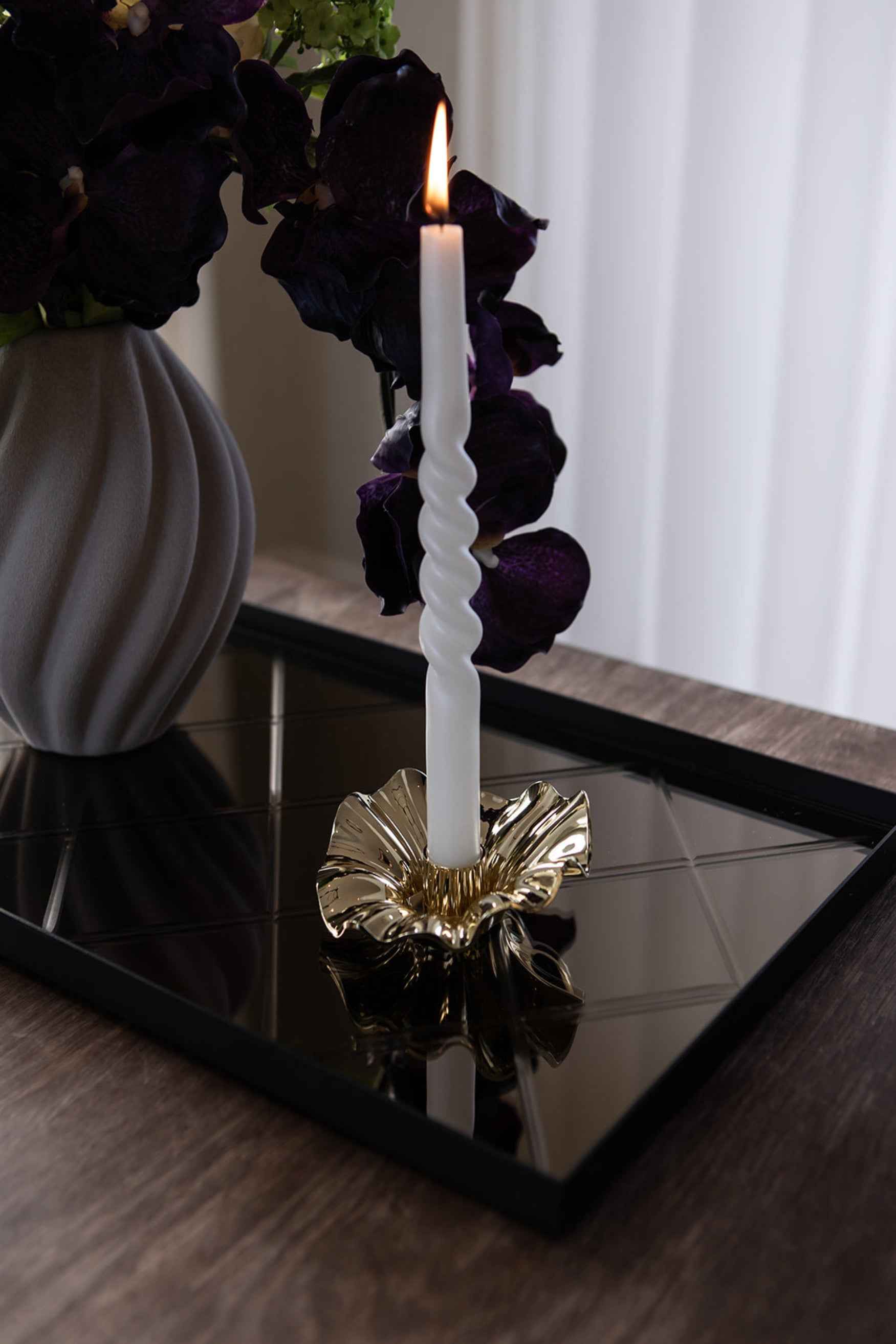 Lea Lysestage - Golden