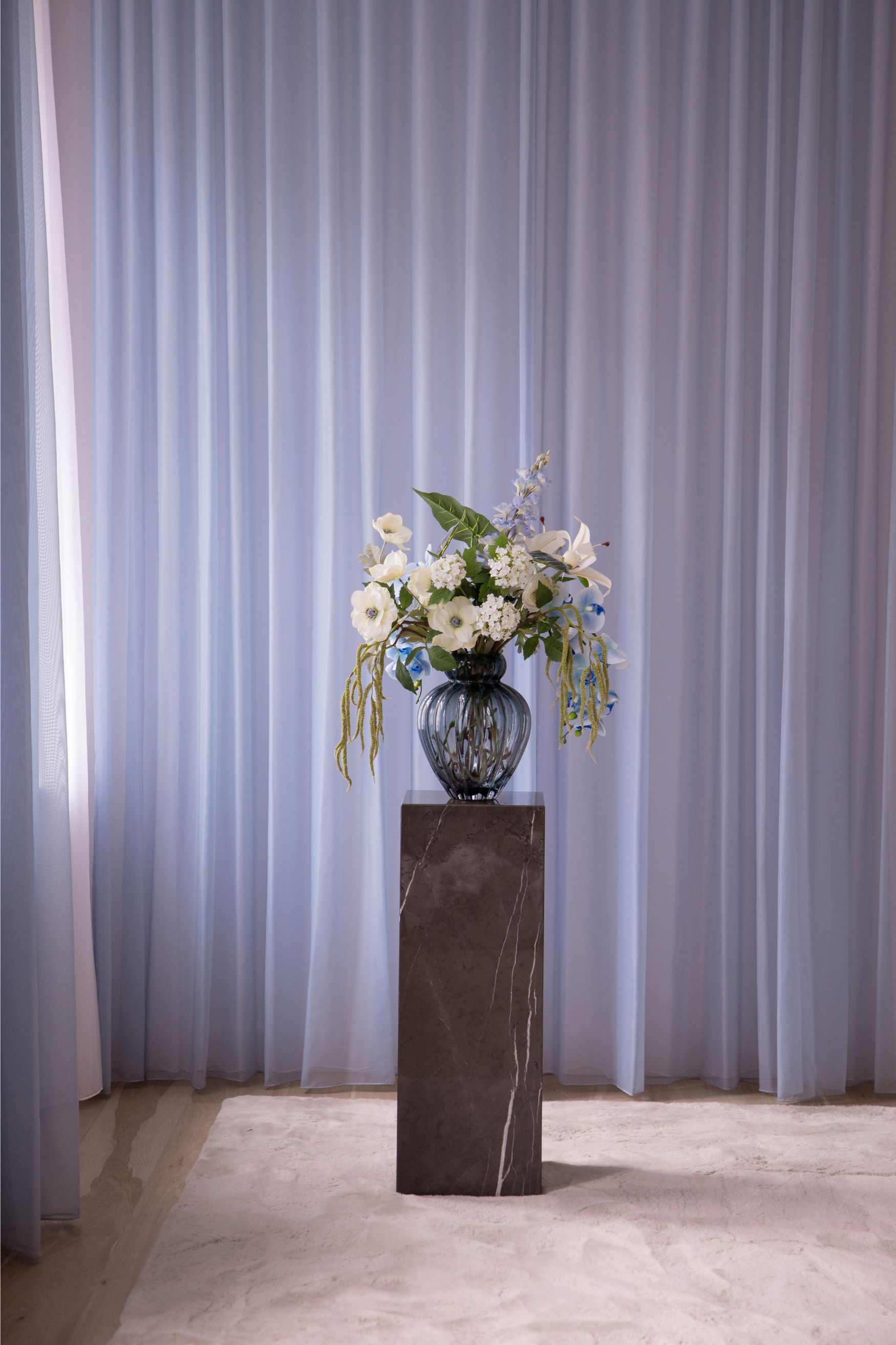 Phantom Bord - Lightning Pedestal