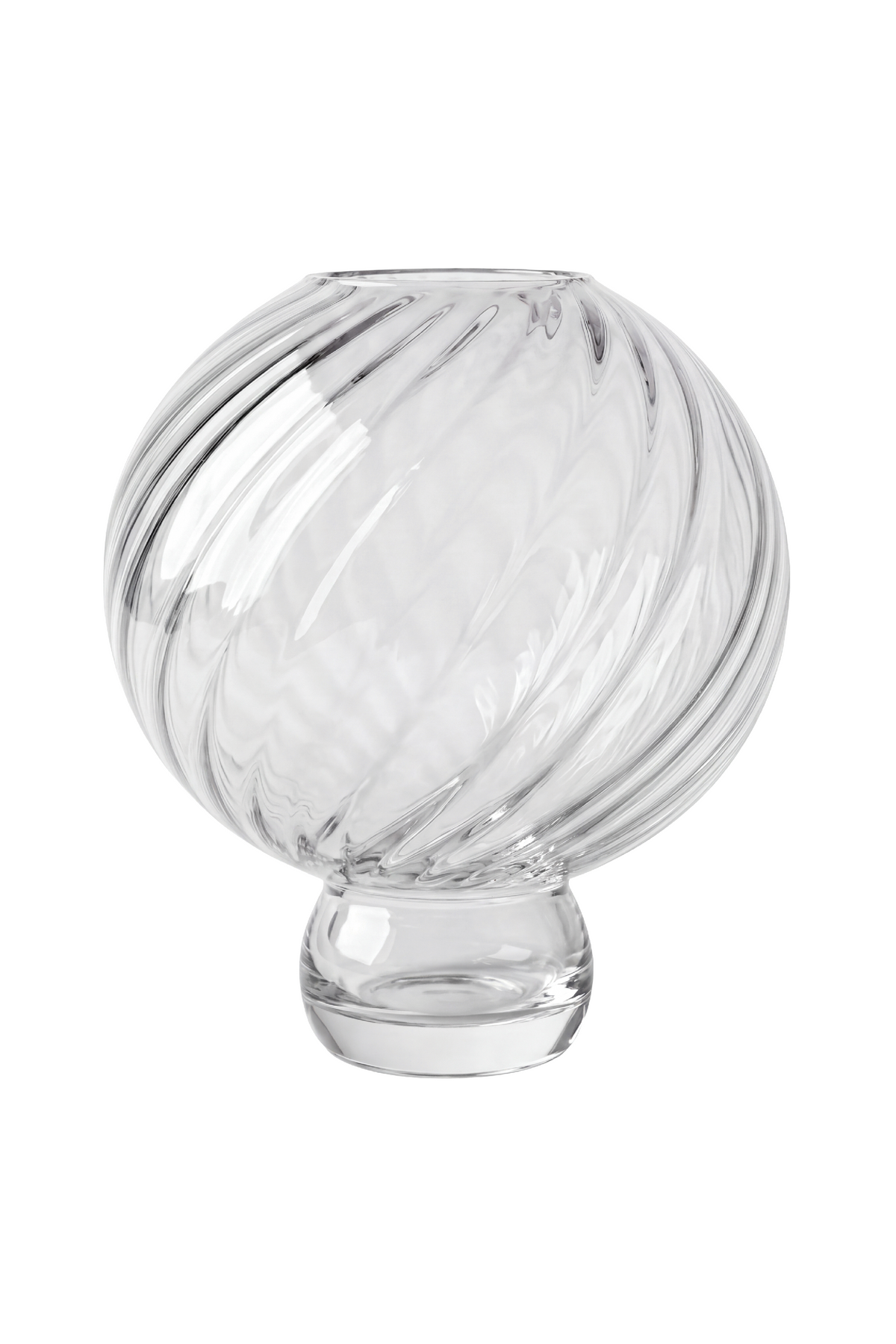 Meadow vasen i klar i den store størrelse. Vasen er i mundblæst glas med swirl mønster og karakteriseret med sin lille runde fod og runde top. Vasen er fra Specktrum.