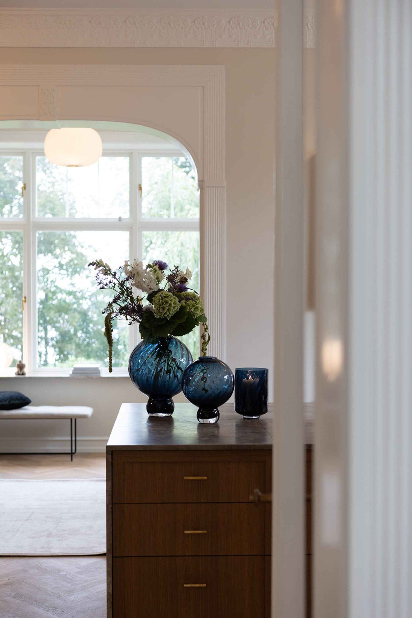 Meadow Swirl Vase - Blå | Mellem