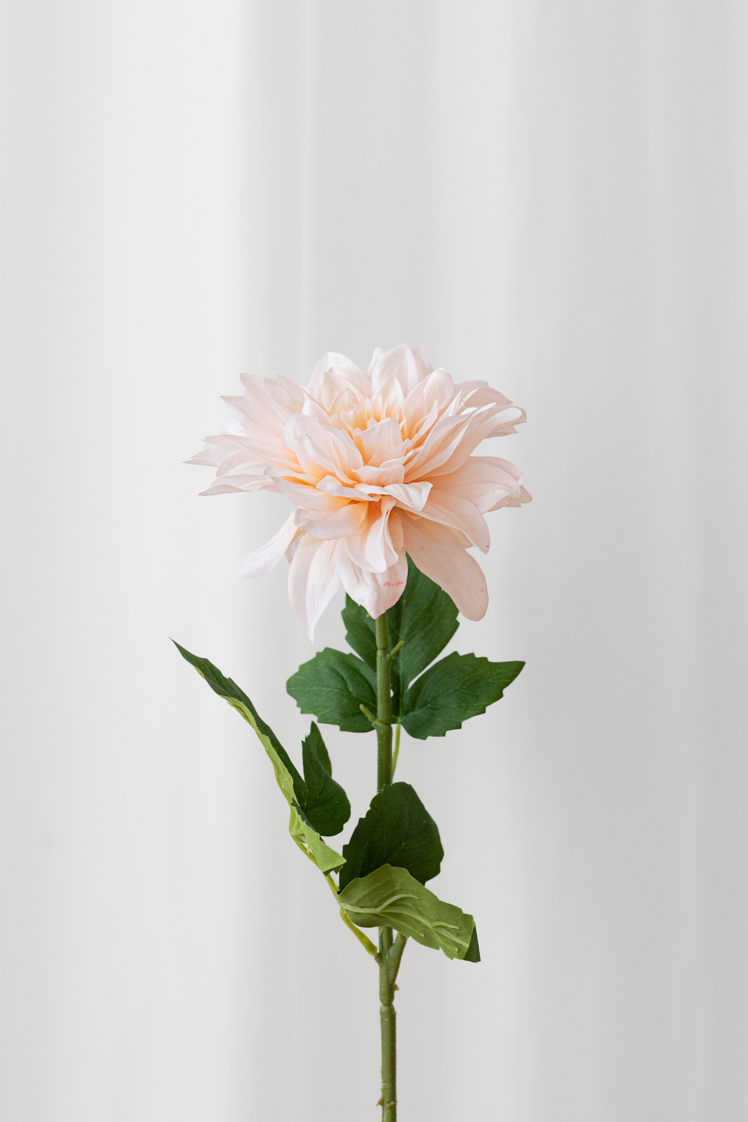 Naturtro kunstig dahlia blomst i pink med reel touch følelse til gode priser. 