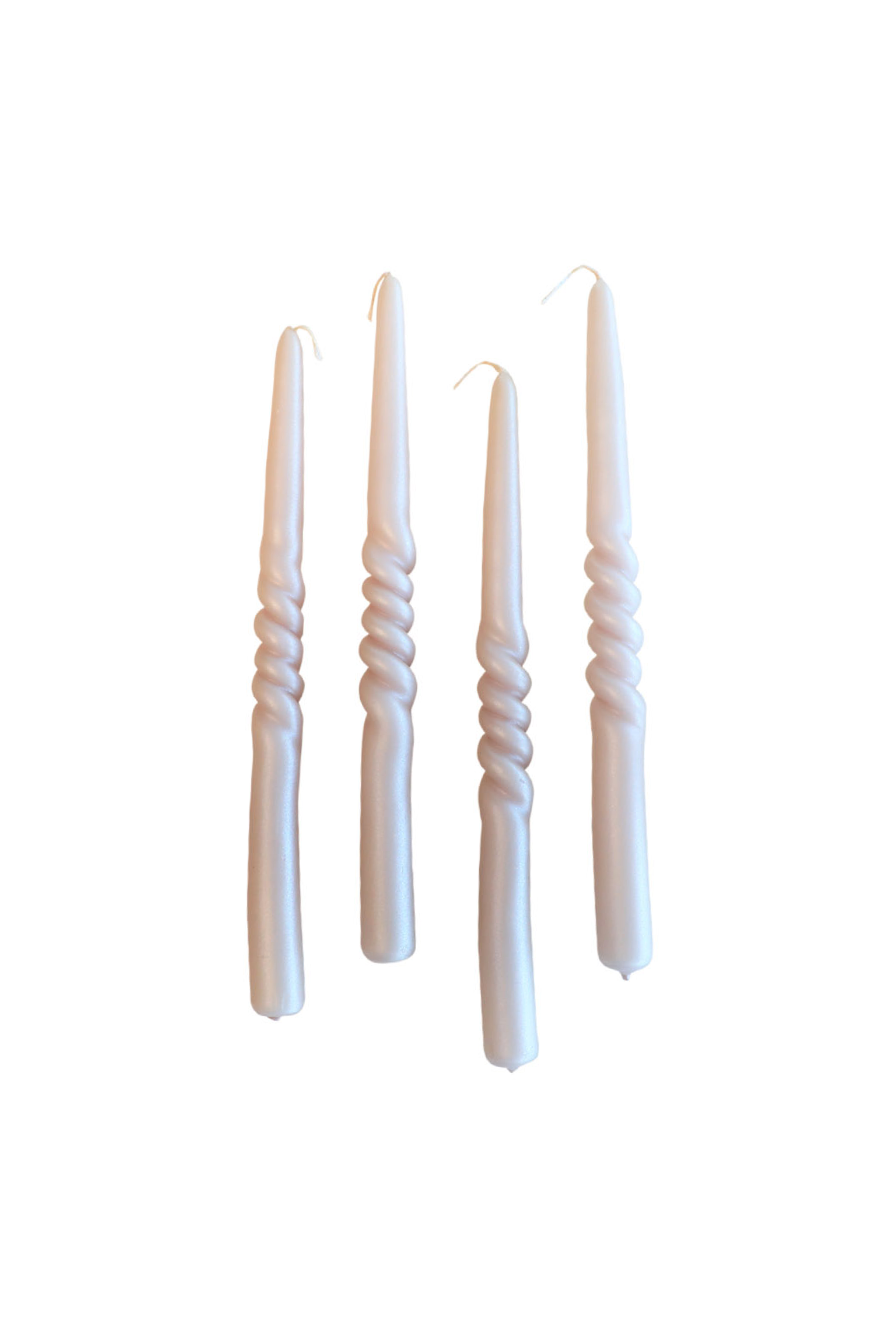 Fire snoede stagelys i farven Bloom Pearl.