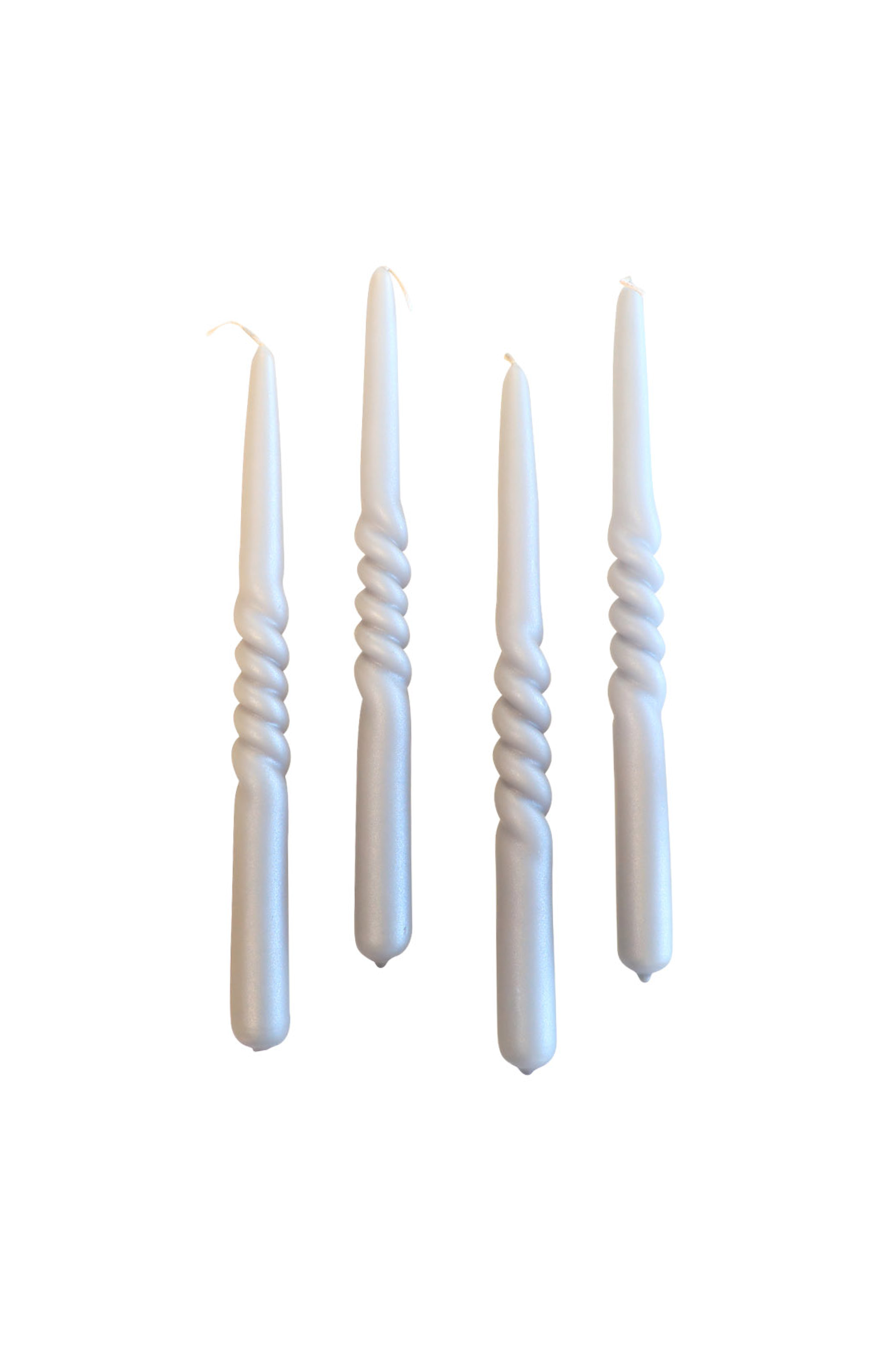 Fire grå perlemorsfarvede snoede stagelys