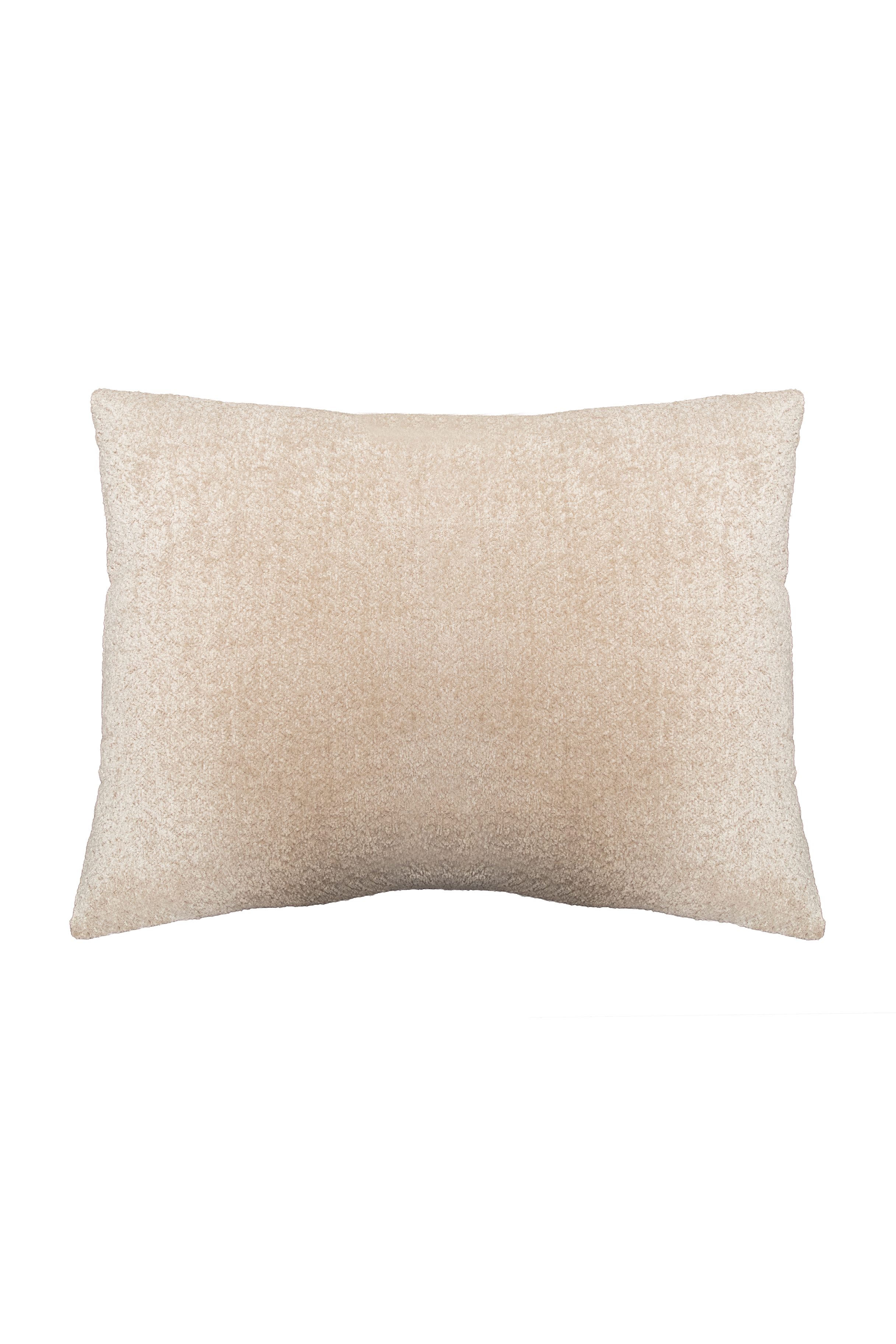 Blød rektangulær pude i lys beige tekstil med let struktureret overflade i målene 60*80 cm.