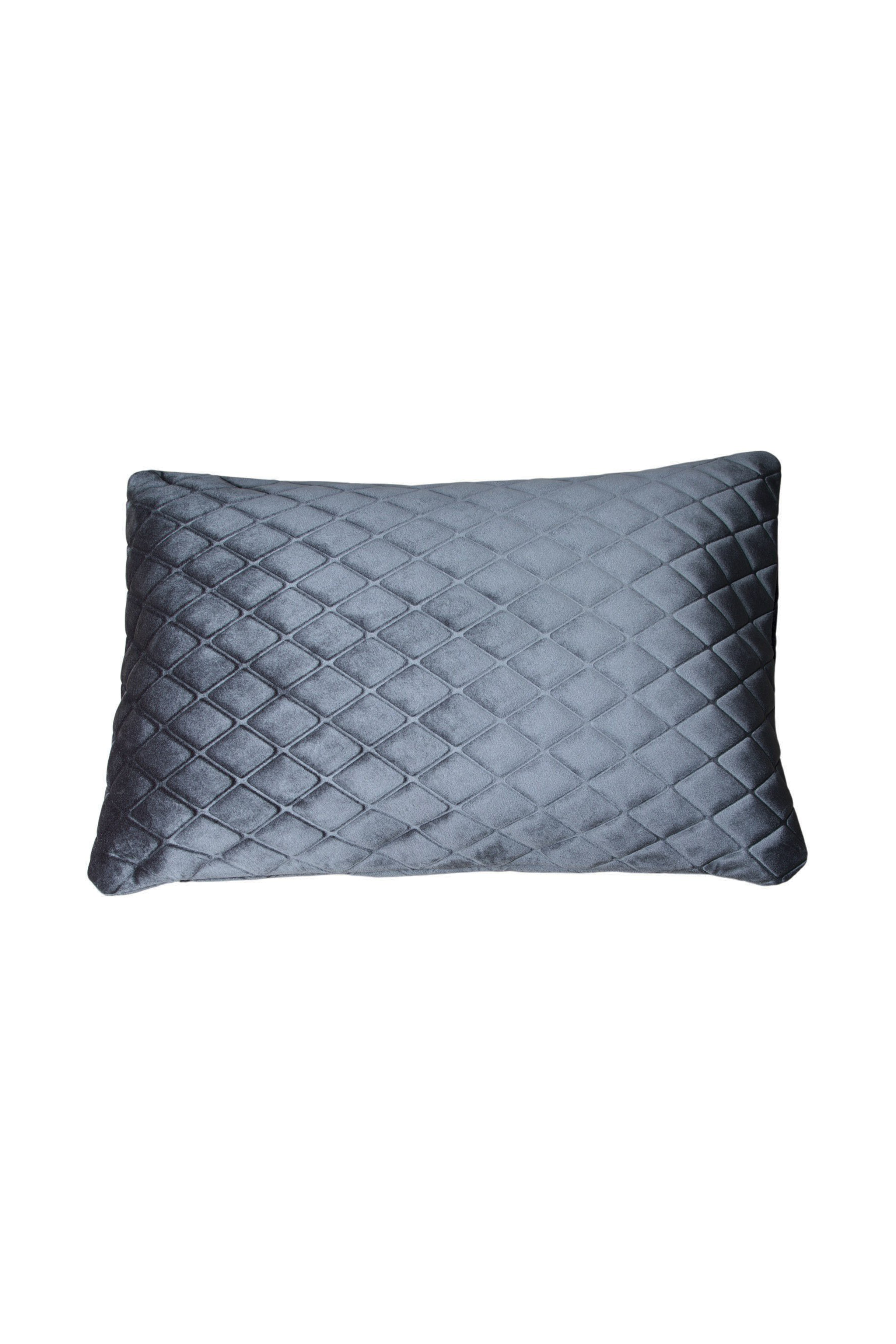 Rektangulær pyntepude i mørkegrå velour med quiltet diamantmønster, vist mod en hvid baggrund.