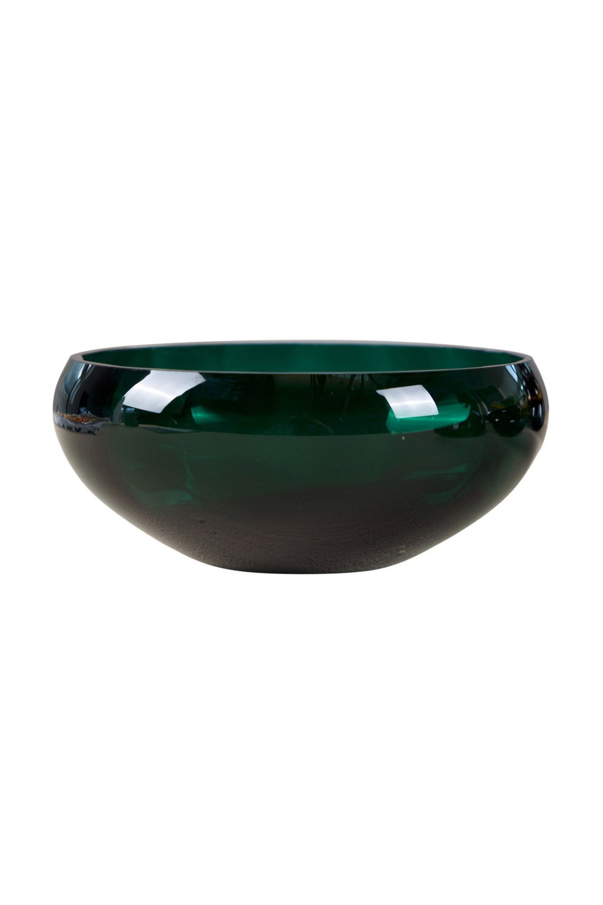 Rund skål i mørkegrønt glas med blank overflade og enkel, blød form. Skålen har en let skinnende finish, der reflekterer lyset elegant.