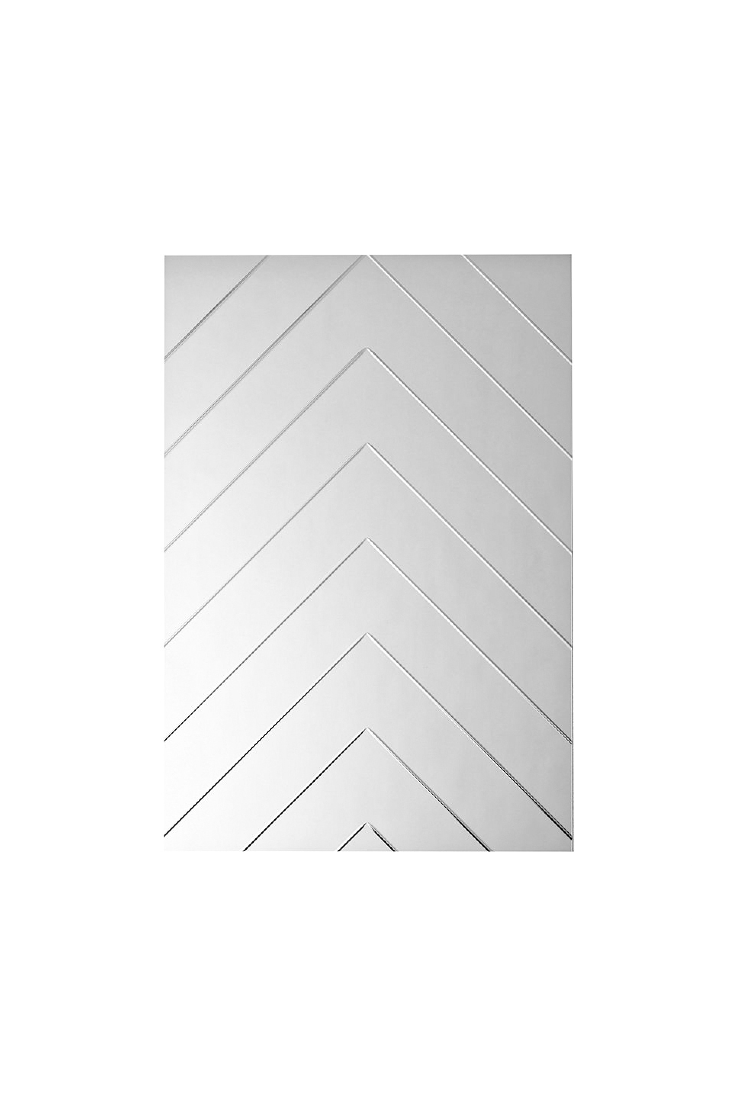 Rektangulært spejl med indgraveret sildebensmønster.