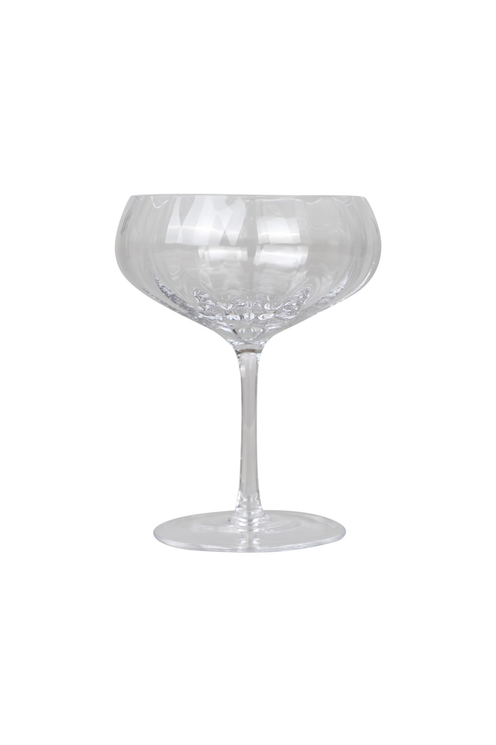 Klassisk cocktailglas i klar glas – perfekt til enhver stil