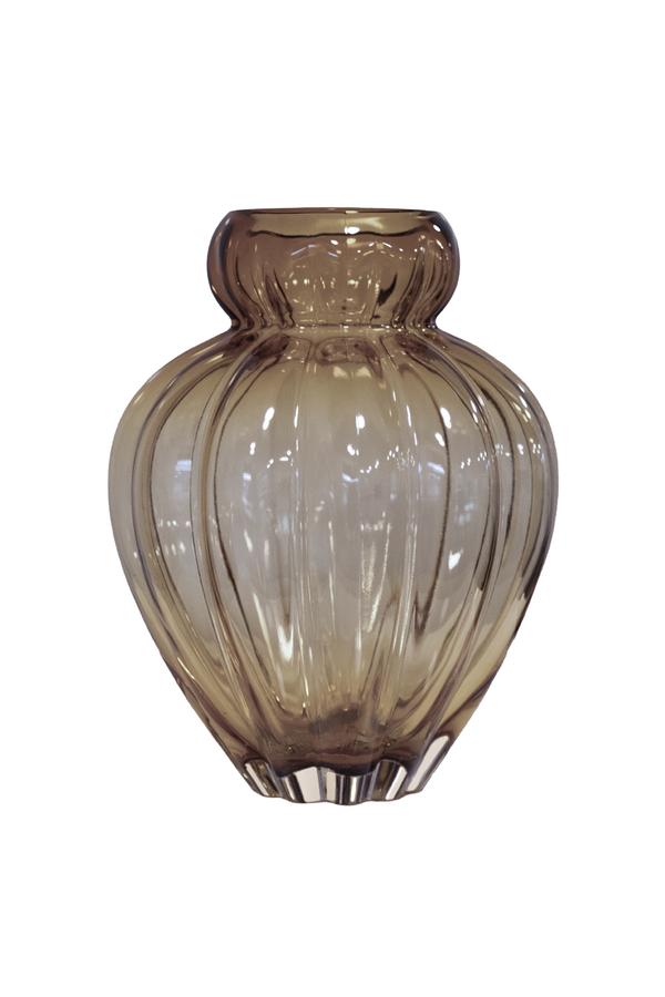 Audrey vase i røgfarvet mundblæst glas, størrelse stor. fra spektrum