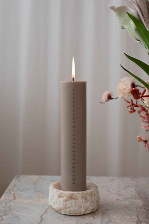 Kalenderlys - 24 øjeblikke af selvforkælelse | Taupe