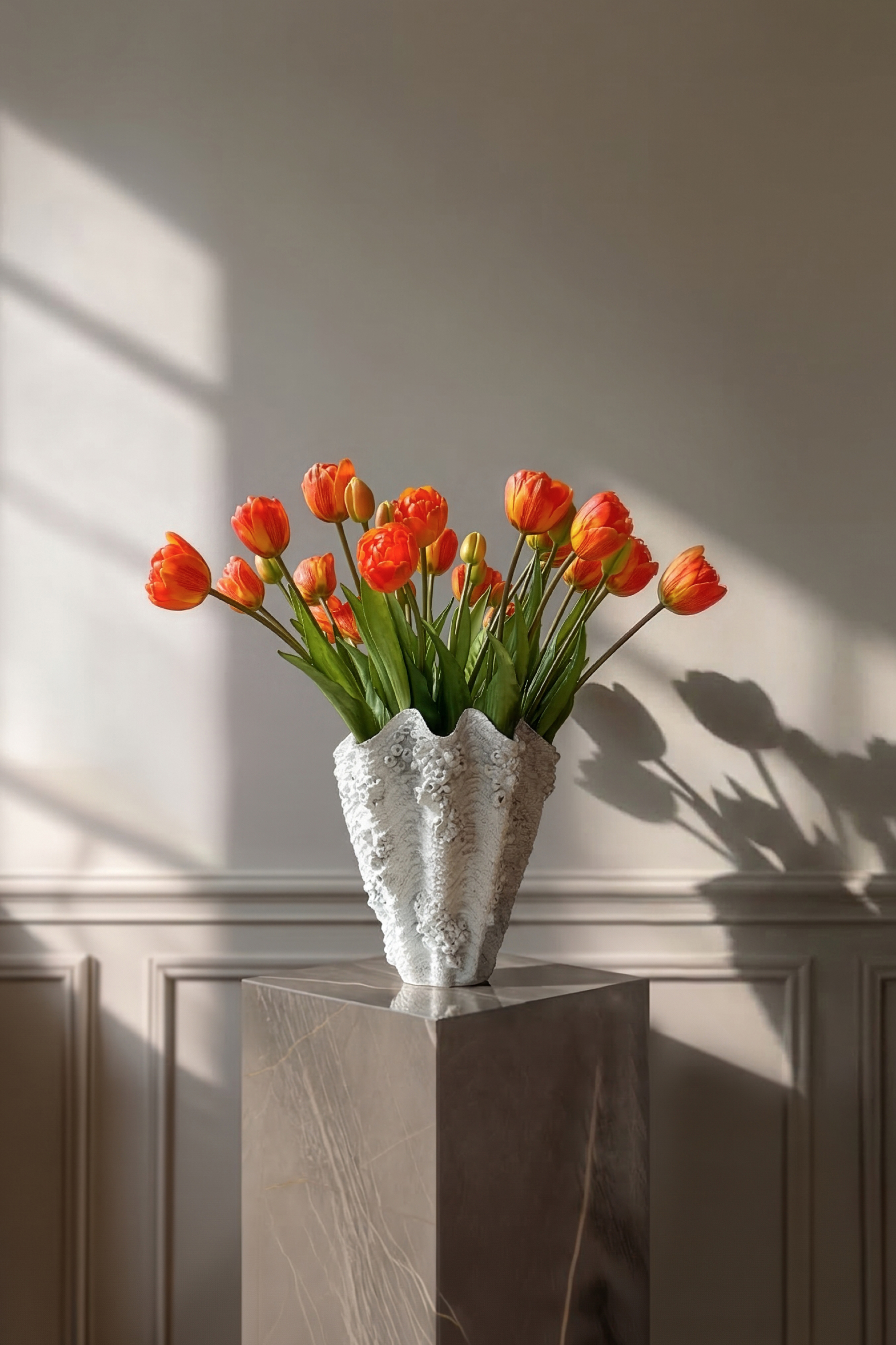 Buket af kunstige orange tulipaner med naturtro detaljer fra Specktrum.