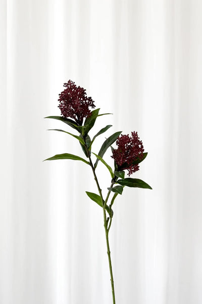 Video af Kunstig Blomst - Bordeaux Skimmia gren
